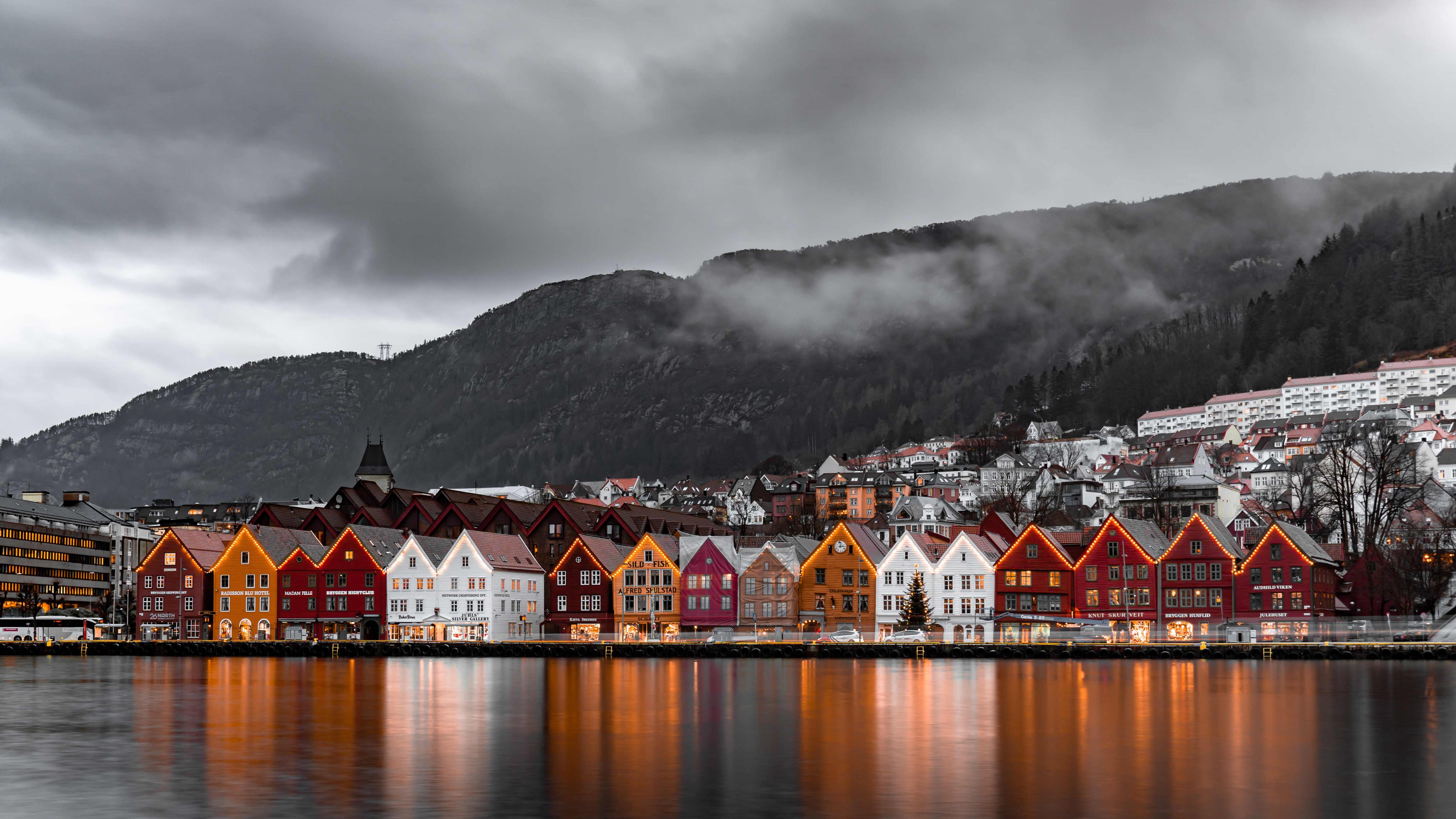 Bergen w Norwegii, fot.Michael Fousert/unsplash.com