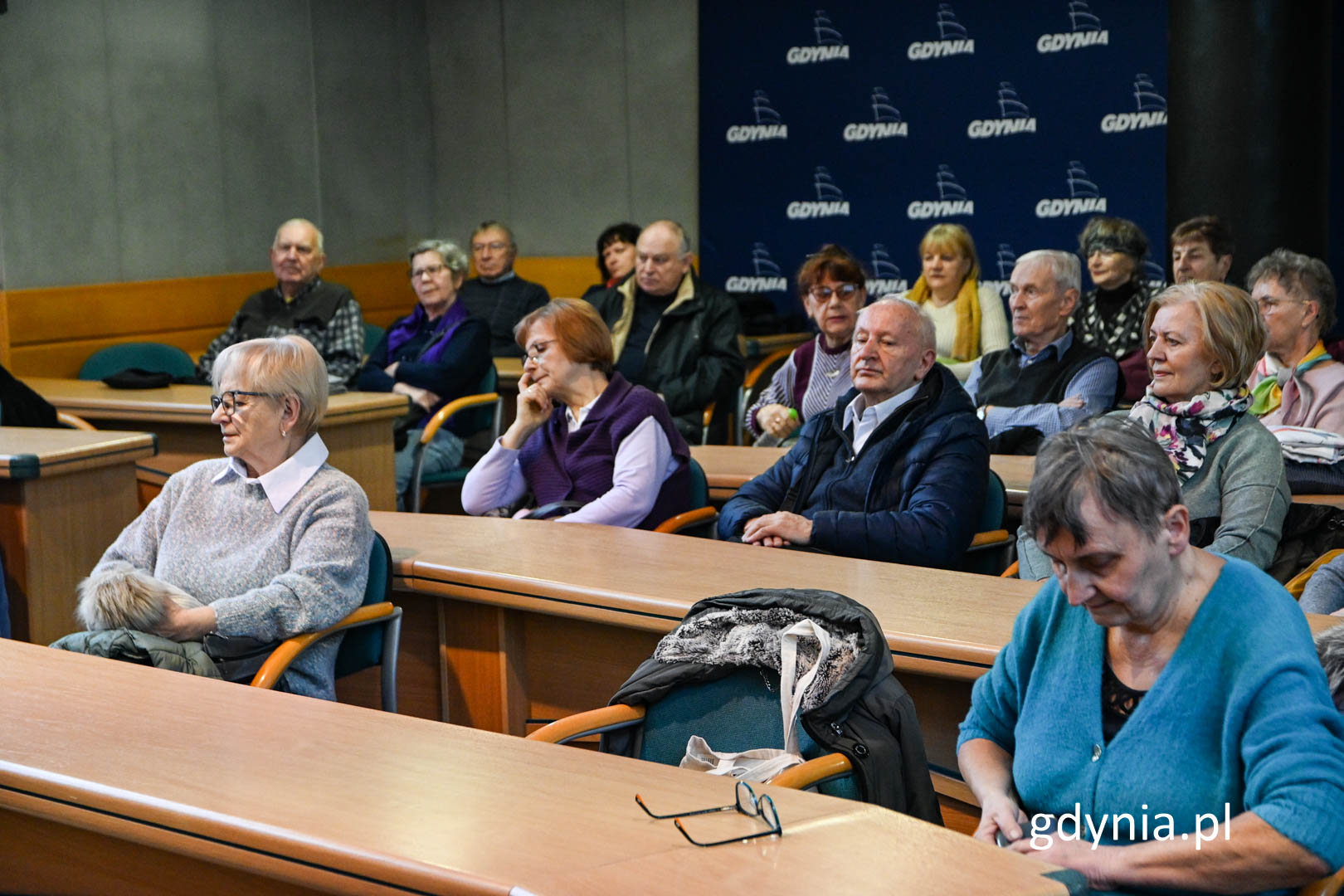 Seniorzy podczas spotkania z prezydentem miasta (fot. Michał Sałata)