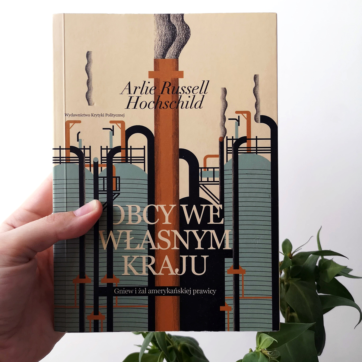 Arlie Russel Hochschild, „Obcy we własnym kraju. Gniew i żal amerykańskiej prawicy”, fot. Biblioteka Gdynia