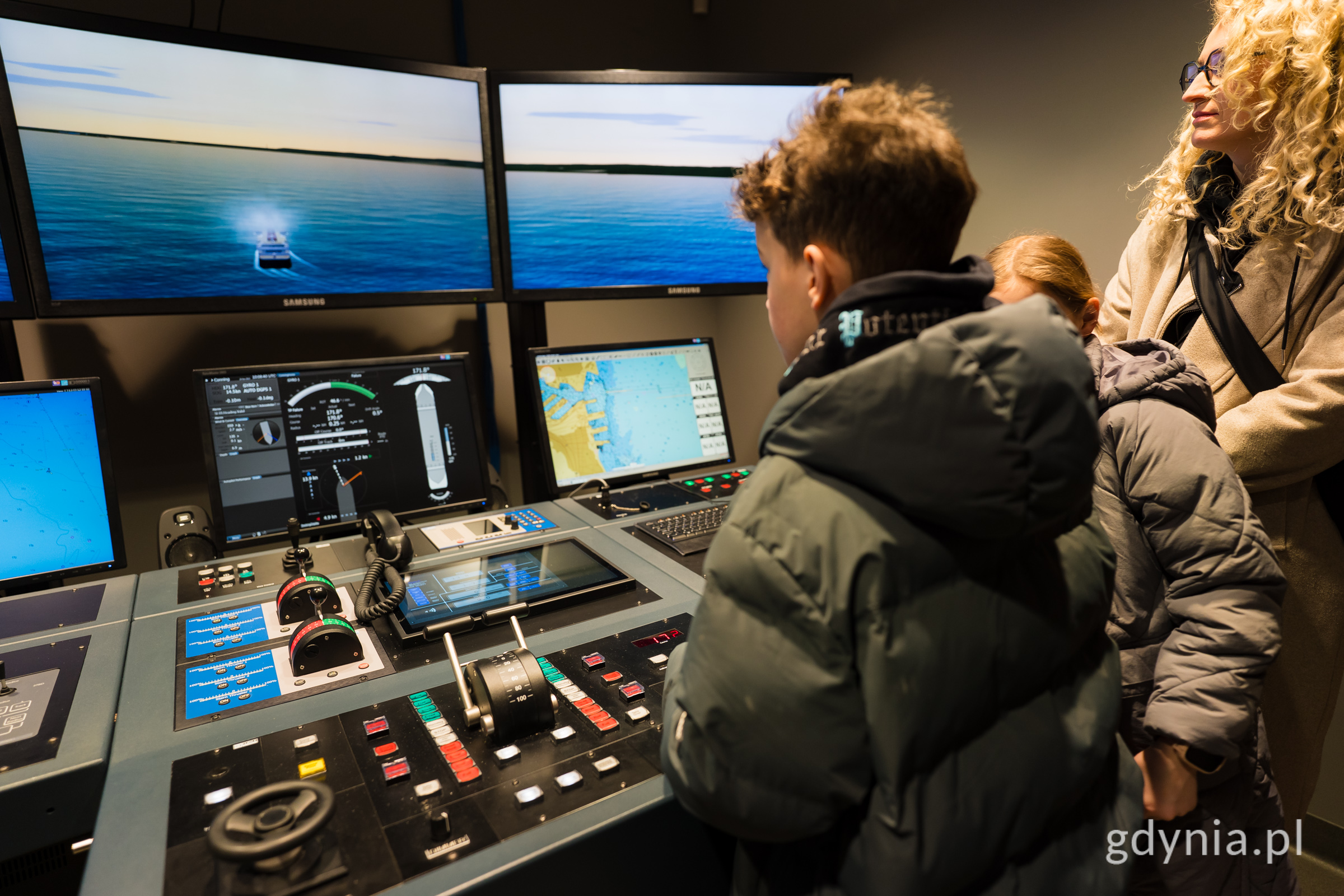 Na Wydziale Nawigacyjnym Uniwersytetu Morskiego mieszkańcy mogli m.in. zapoznać się z symulatorami (fot. Paweł Budziński)