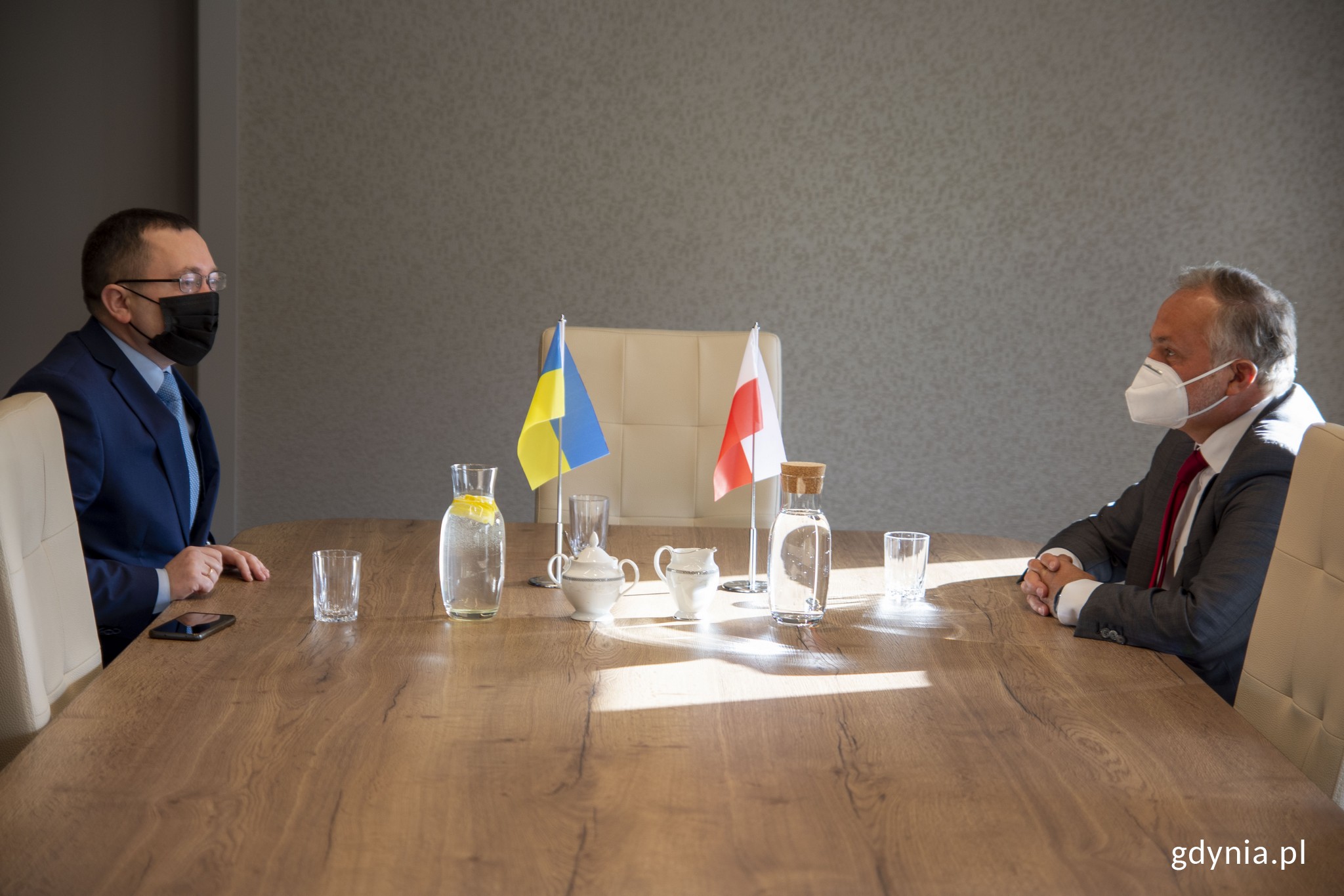Od lewej: Oleksandr Plodystyi - konsul generalny Ukrainy w Gdańsku i Wojciech Szczurek - prezydent Gdyni // fot. Sławomir Okoń