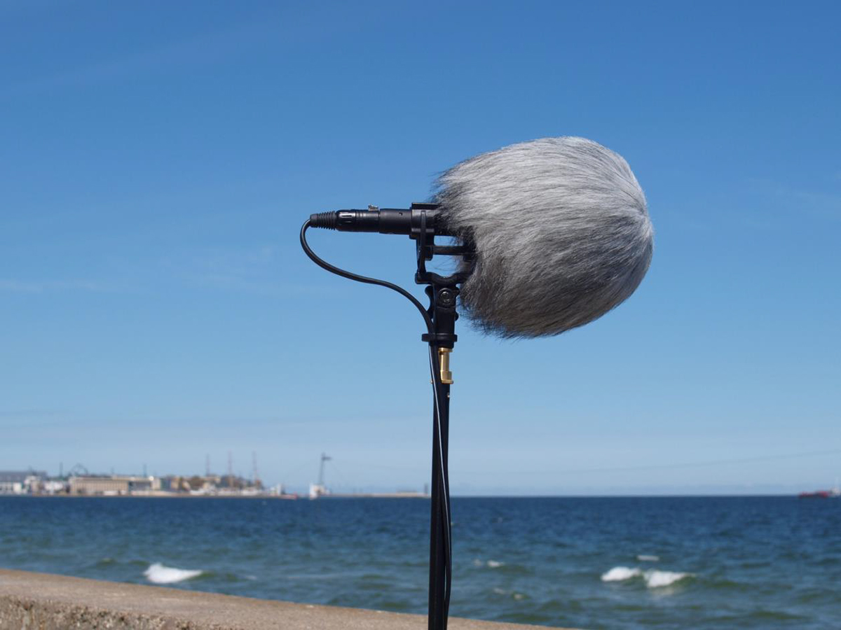 Mikrofon na plaży. Źródło: Muzeum Miasta Gdyni