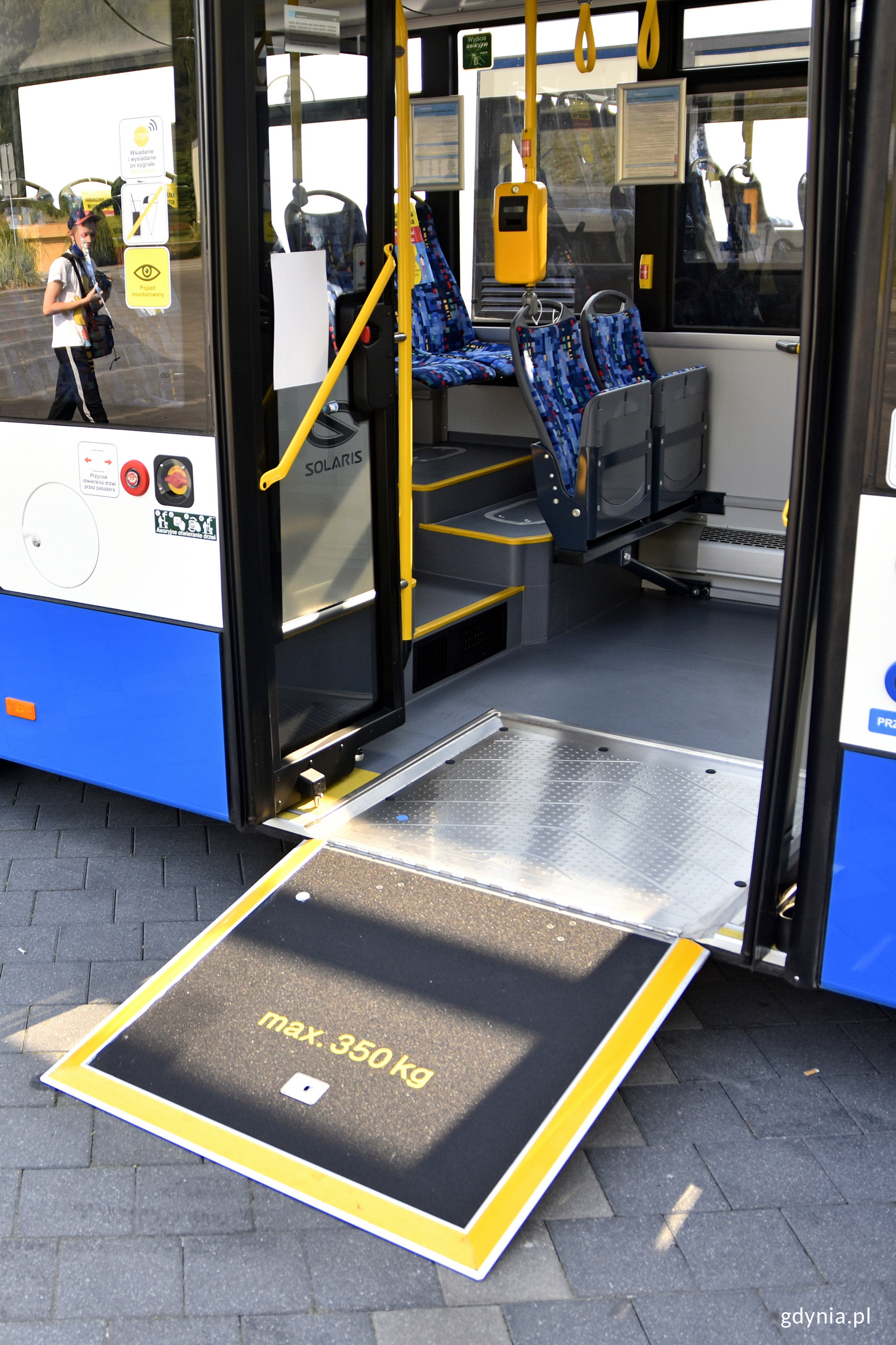 Wnętrze nowych midibusów, fot. Kamil Złoch