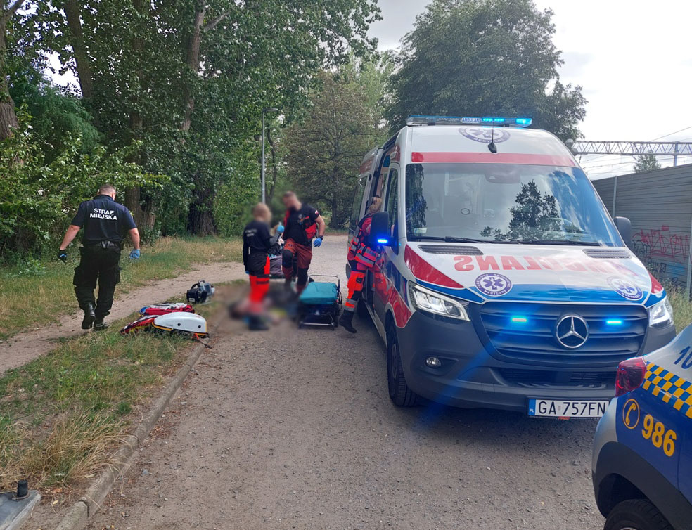 Interwencja Straży Miejskiej z 28 lipca tego roku. Po akcji reanimacyjnej na miejsce dojechał zespół pogotowia, fot. Straż Miejska w Gdyni