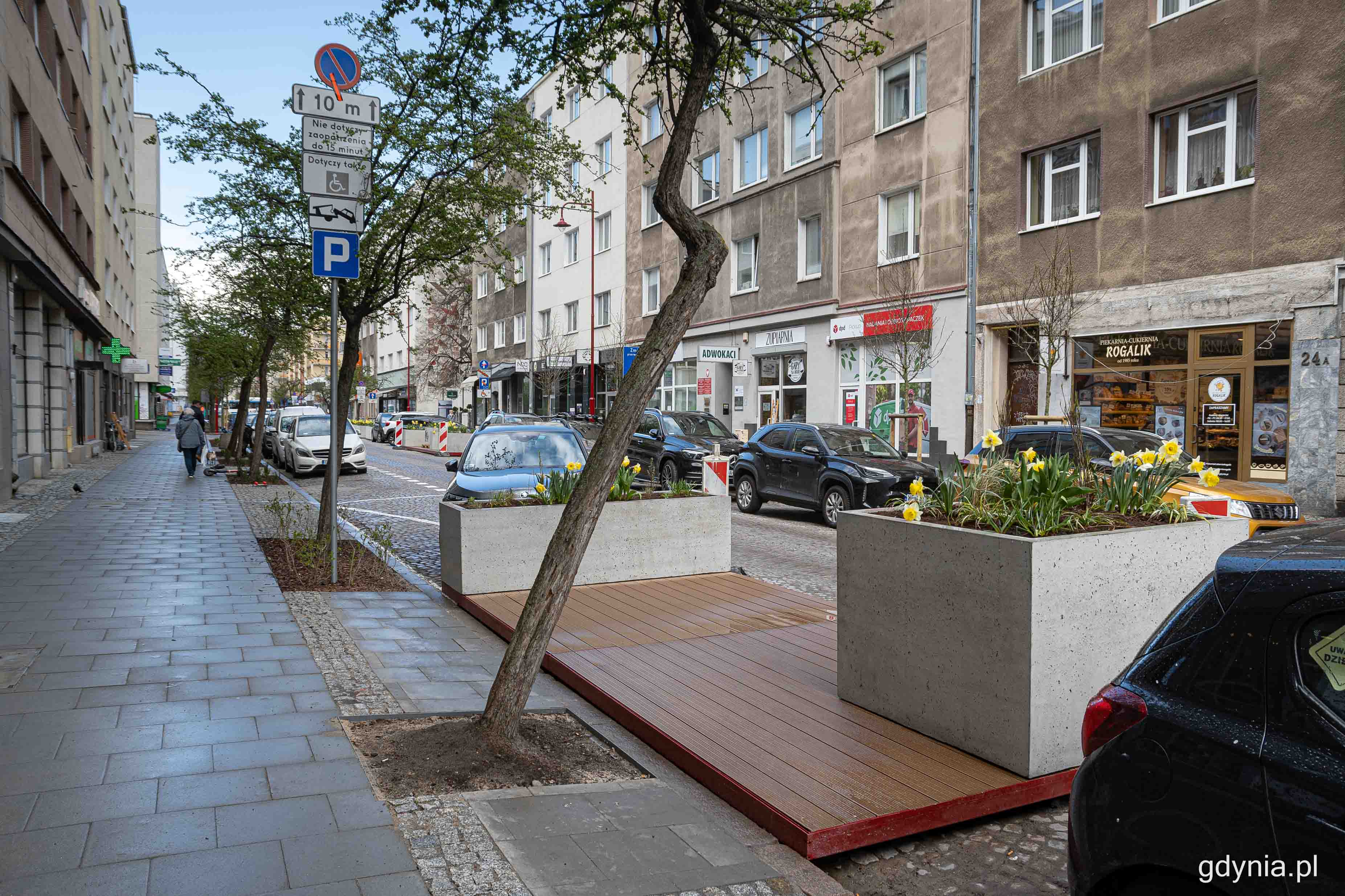 Część nowej małej architektury wykorzystają restauracje, część będzie ogólnodostepna dla każdego, kto będzie miał ochotę odpocząć, fot. Kamil Złoch