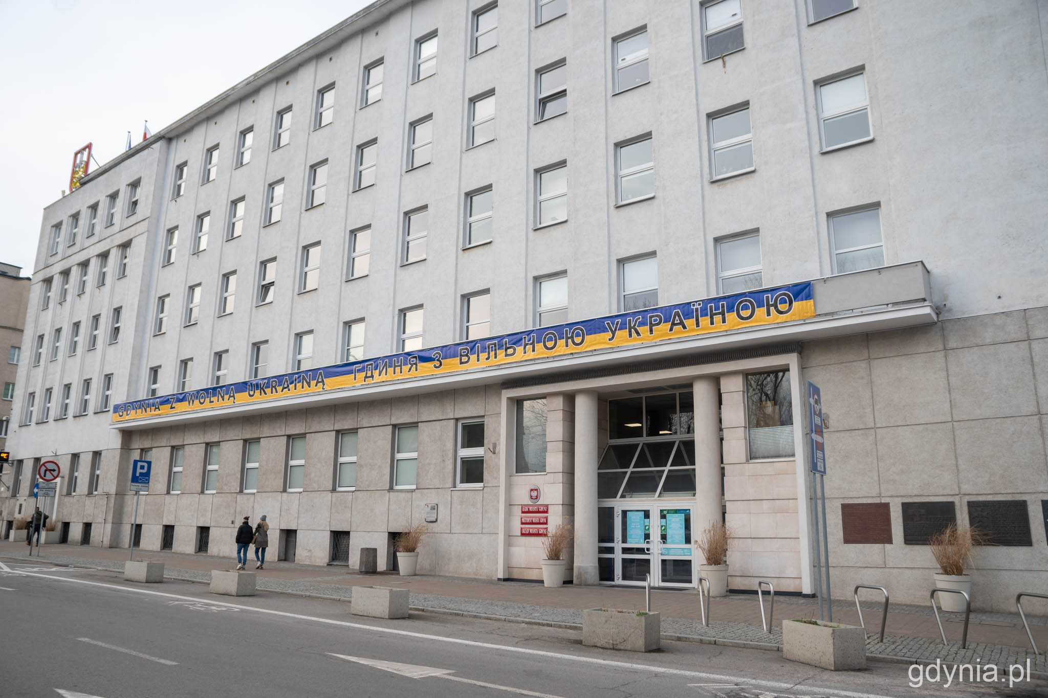 Baner na budynku Urzędu Miasta Gdyni // fot. Paweł Kukla