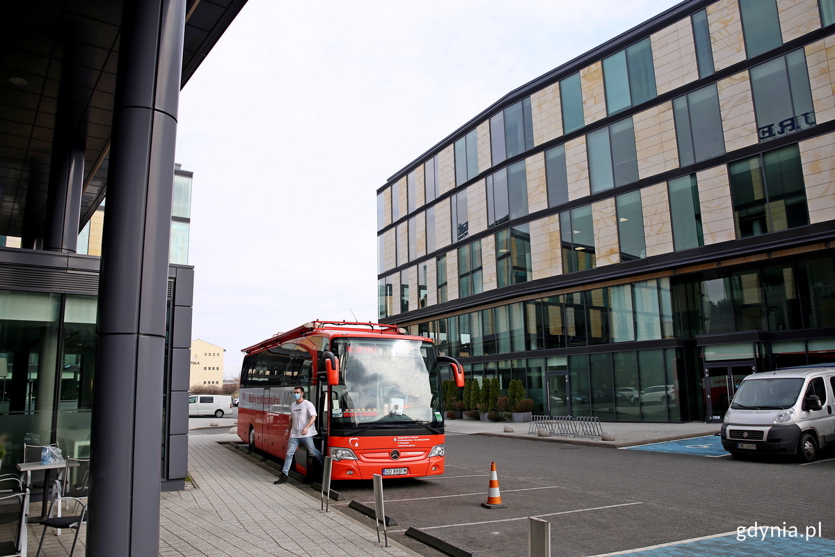 Krwiobus w kompleksie Łużycka Office Park. Fot. Przemysław Kozłowski