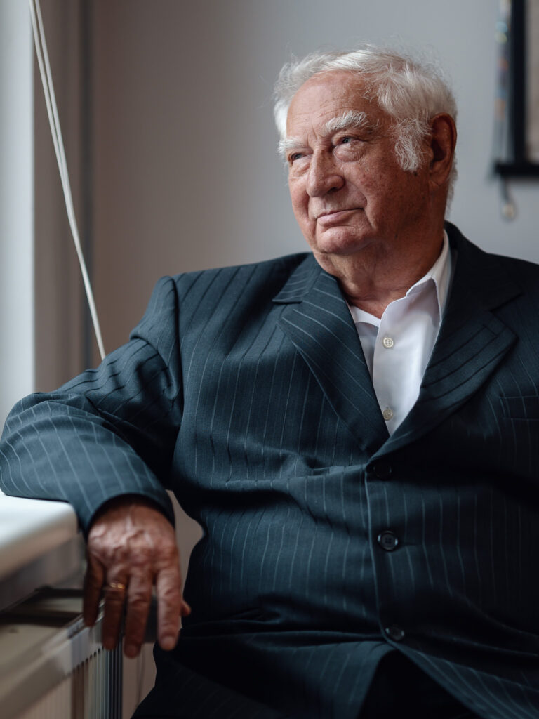 Józef Rybka wspiera klub od samego początku. Seniorzy mówią, że jest dobrym duchem tego miejsca//fot. Dawid Linkowski
