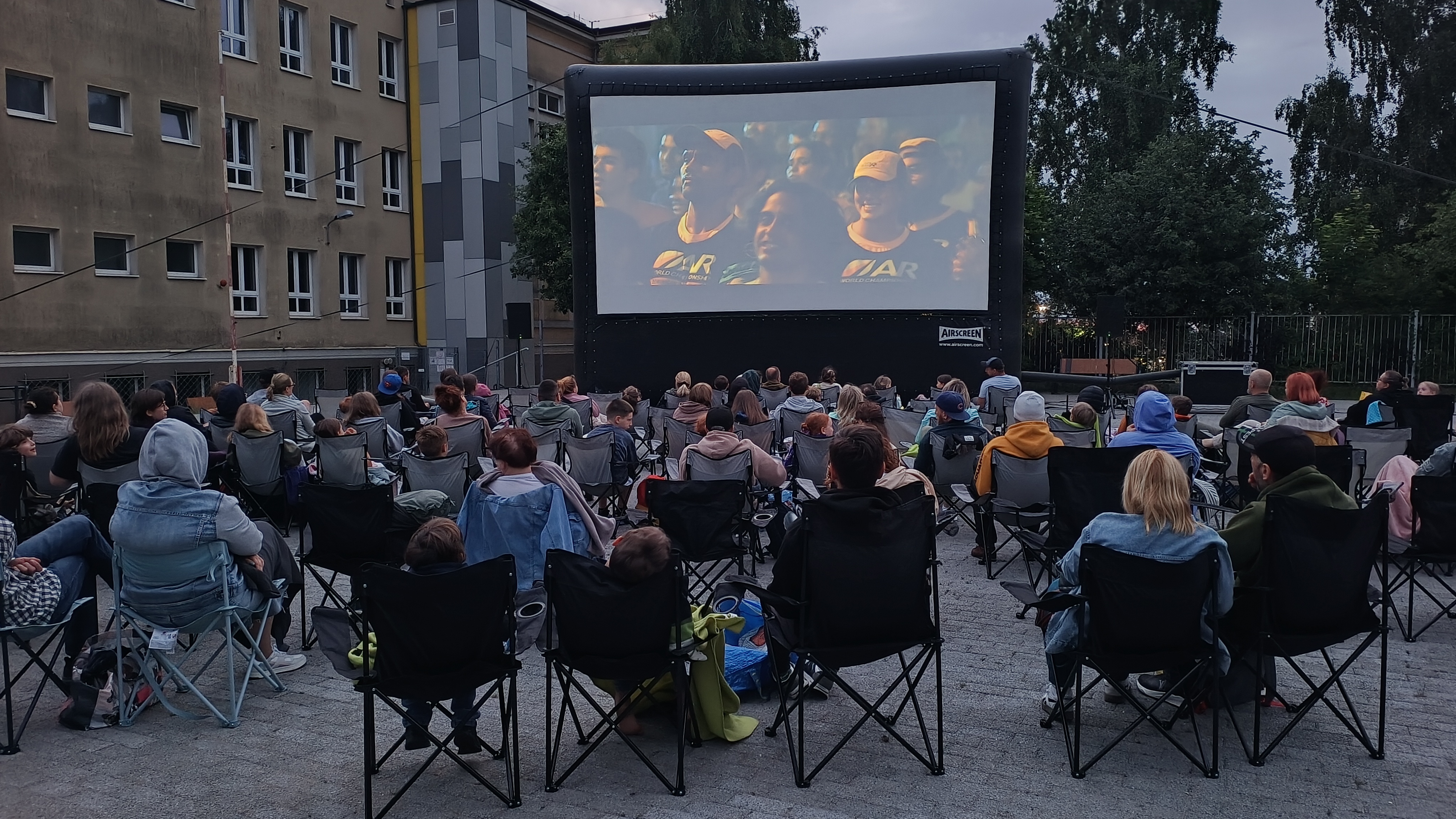 Kino dzielnicowe na Wzgórzu Św. Maksymiliana.