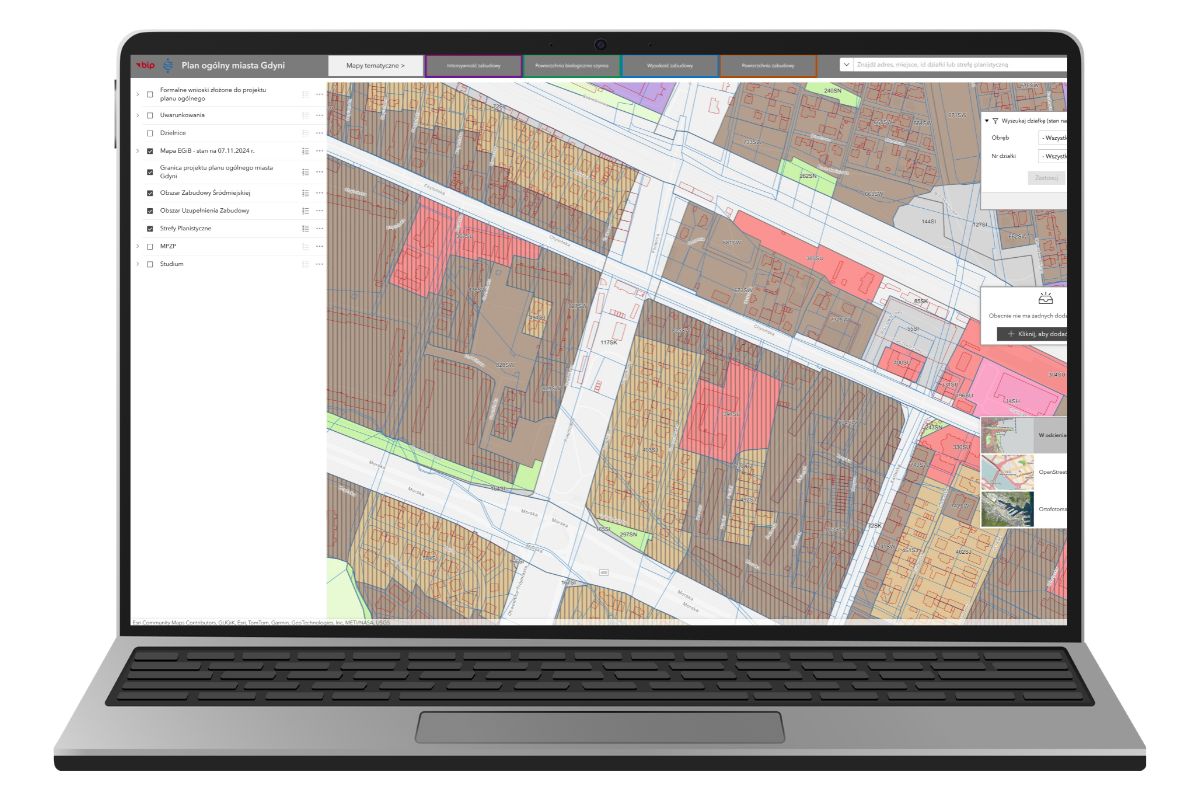 Laptop, na ekranie screen mapy z projektem planu ogólnego miasta Gdyni ze strony https://experience.arcgis.com/experience/f1cc0203750d42d3b1f8cb1853334ae4
