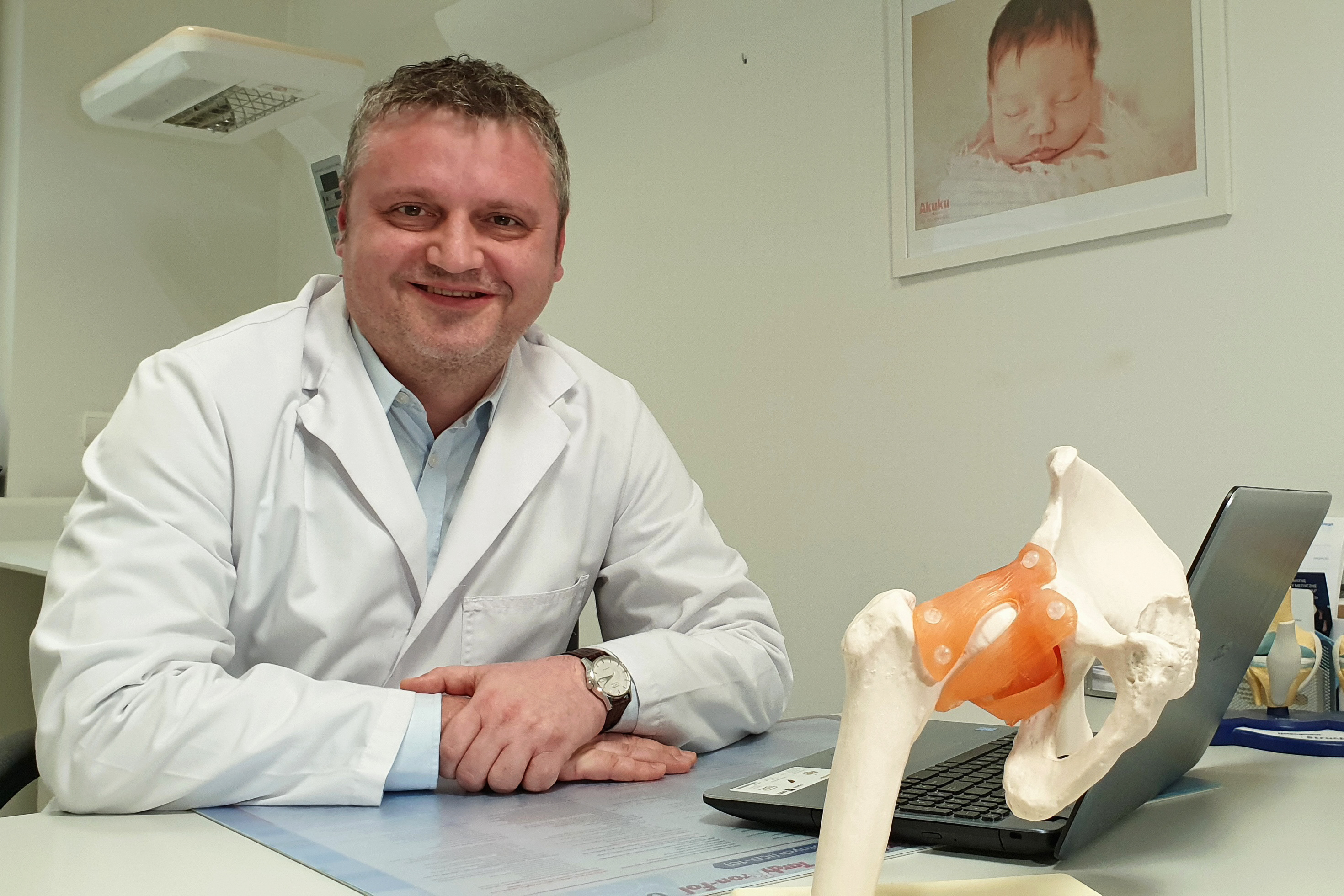 Tomasz Grudniewski w naszym mieście prowadzi praktykę lekarską, specjalizuje się w ortopedii i traumatologii narządów ruchu, fot. Marcin Mielewski