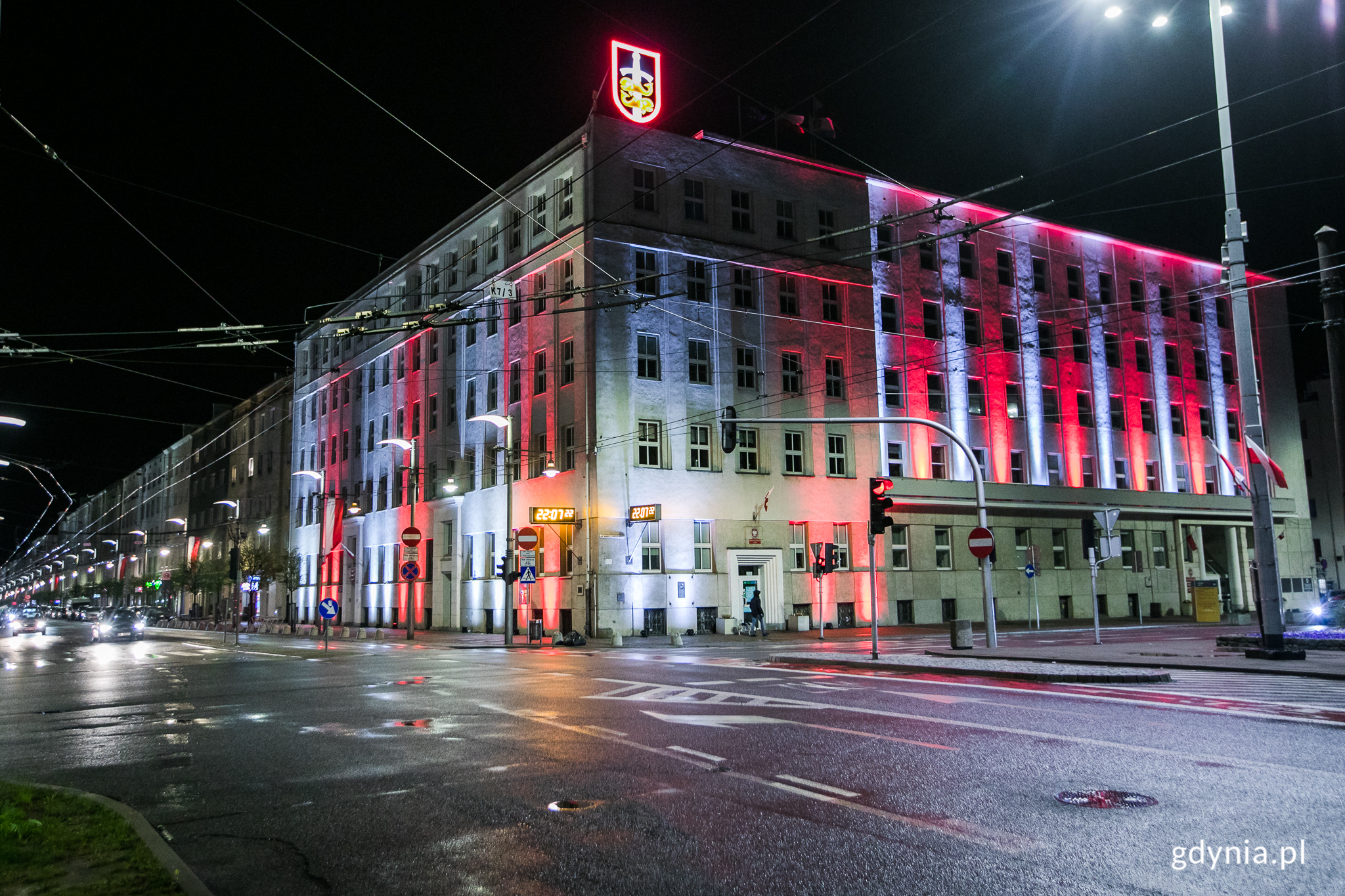 Urząd Miasta Gdyni podświetlony 2 maja 2021