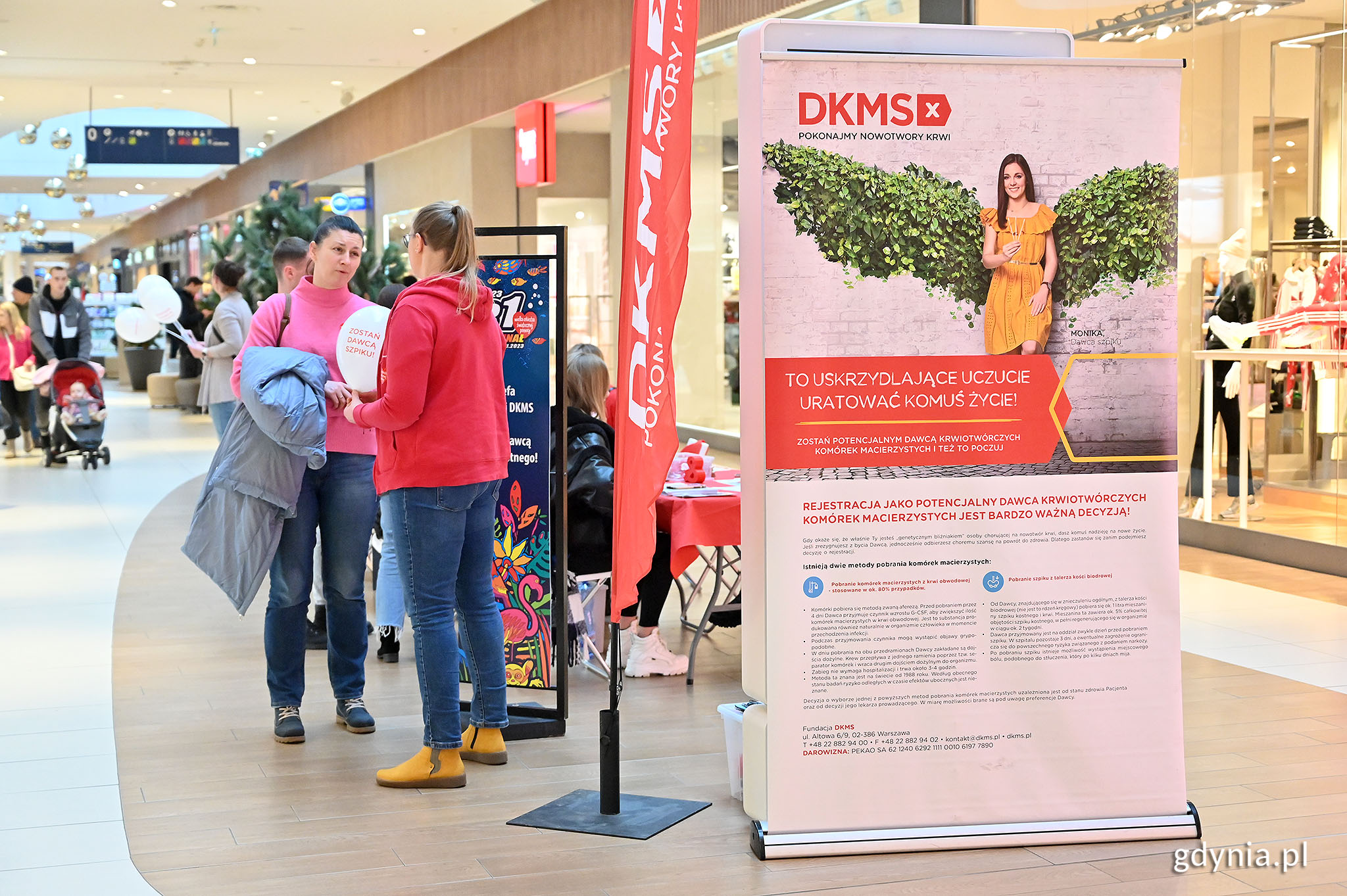 Stoisko Fundacji DKMS w Centrum Riviera, fot. Michał Puszczewicz