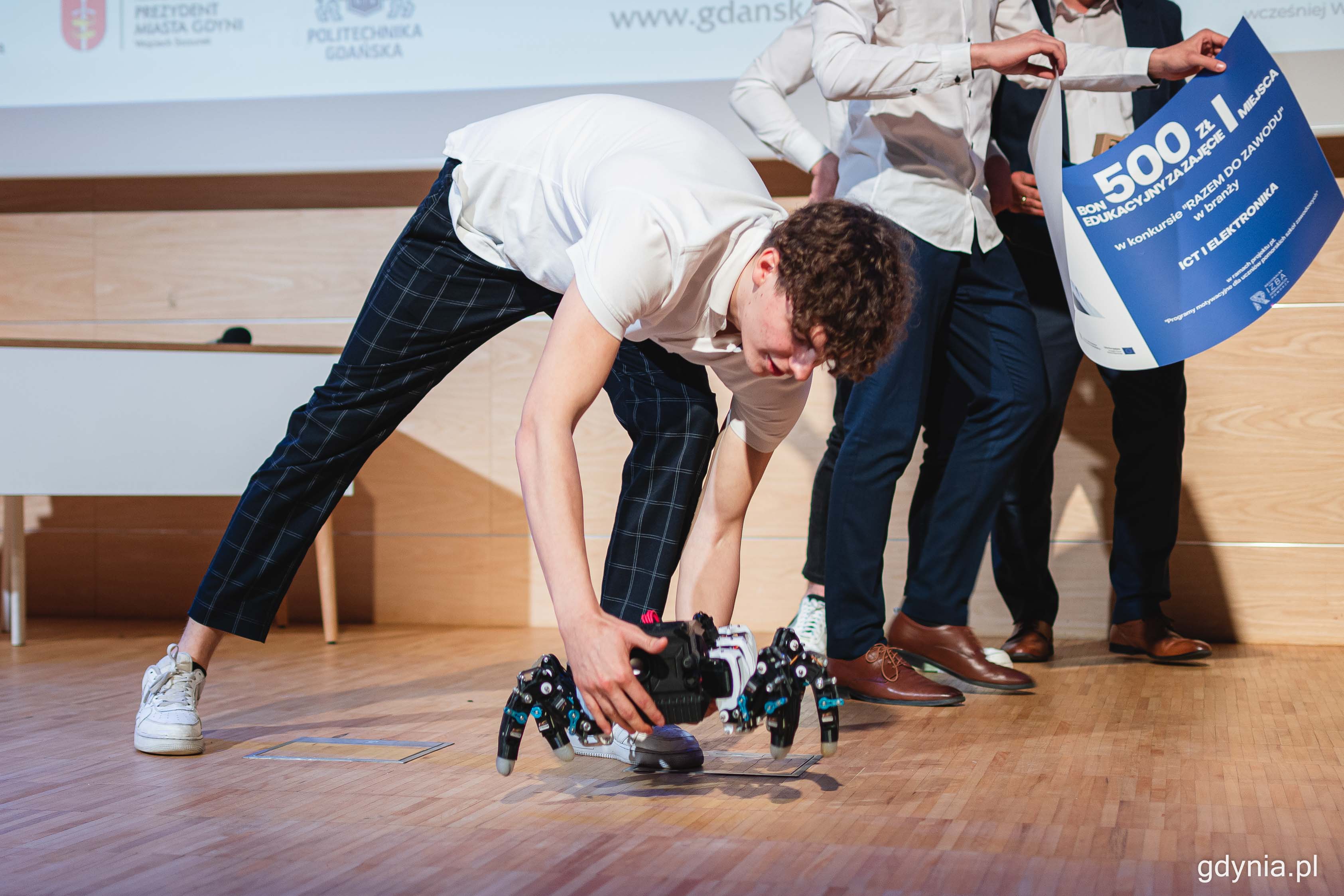 Robot, który wygrał w kategorii ICT/elektronika, projekt uczniów z Technikum nr 1 w Starogardzie Gdańskim, fot. Kamil Złoch