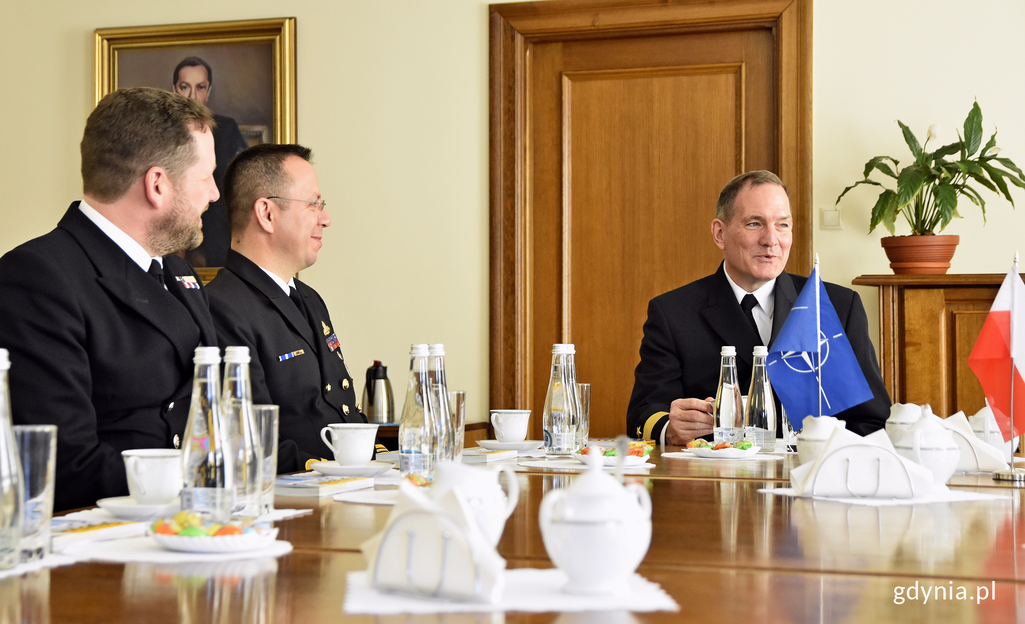 Wizyta dow&oacute;dc&oacute;w okręt&oacute;w z grupy SNMG-1 u przewodniczącej Rady Miasta, Joanny Zielińskiej, fot. Kamil Złoch