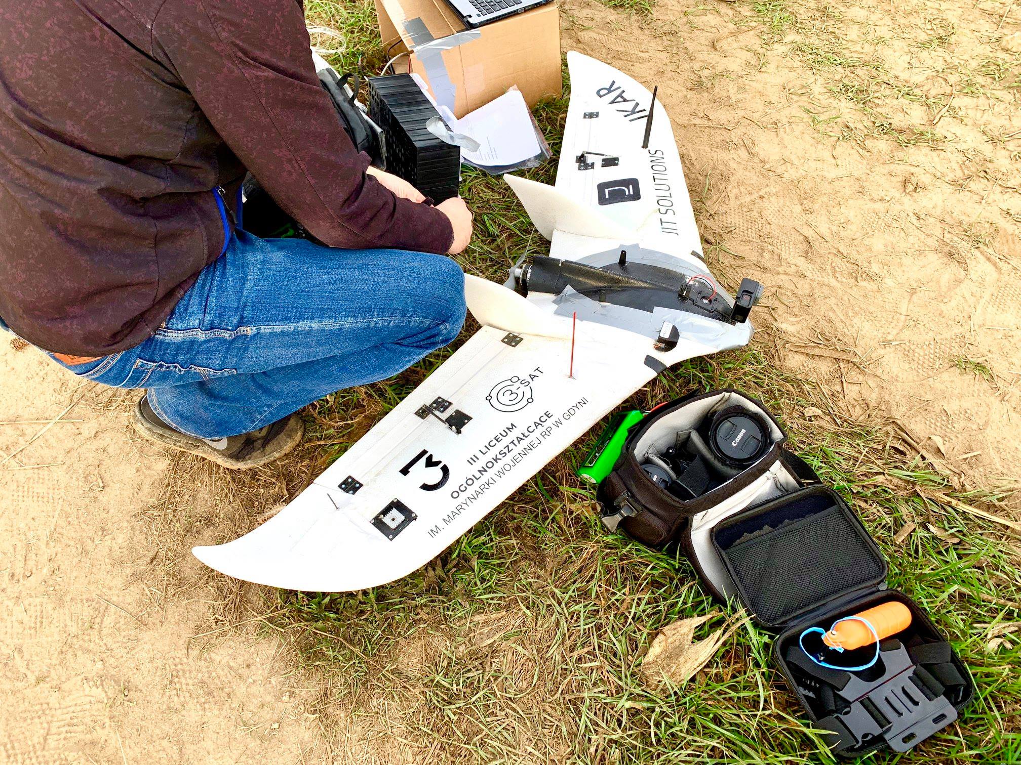 Dron skonstruowany przez uczni&oacute;w III Liceum Og&oacute;lnokształcącego im. Marynarki Wojennej RPw Gdyni // fot. archiwum III LO w Gdyni