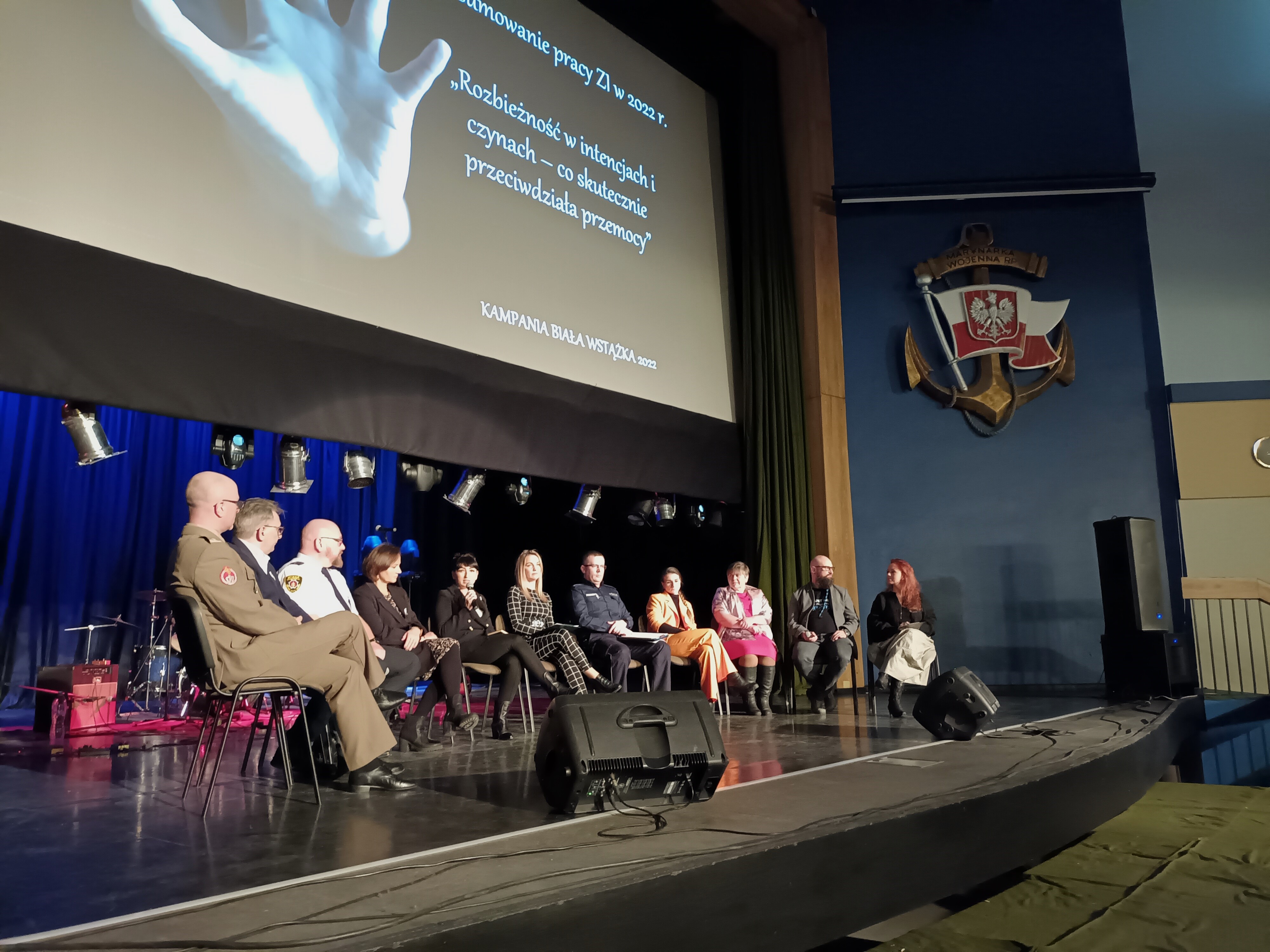 Osoby w trakcie konferencji 