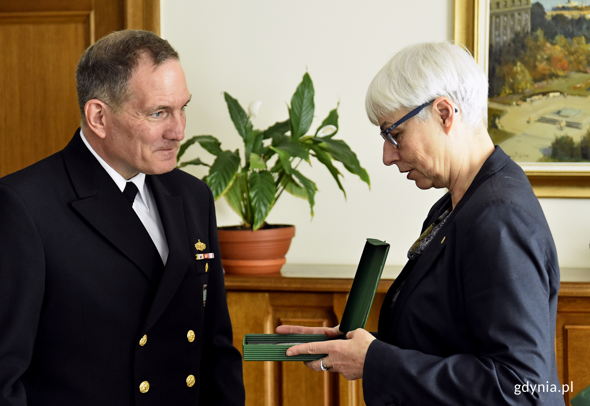 Wizyta dow&oacute;dc&oacute;w okręt&oacute;w z grupy SNMG-1 u przewodniczącej Rady Miasta, Joanny Zielińskiej, fot. Kamil Złoch