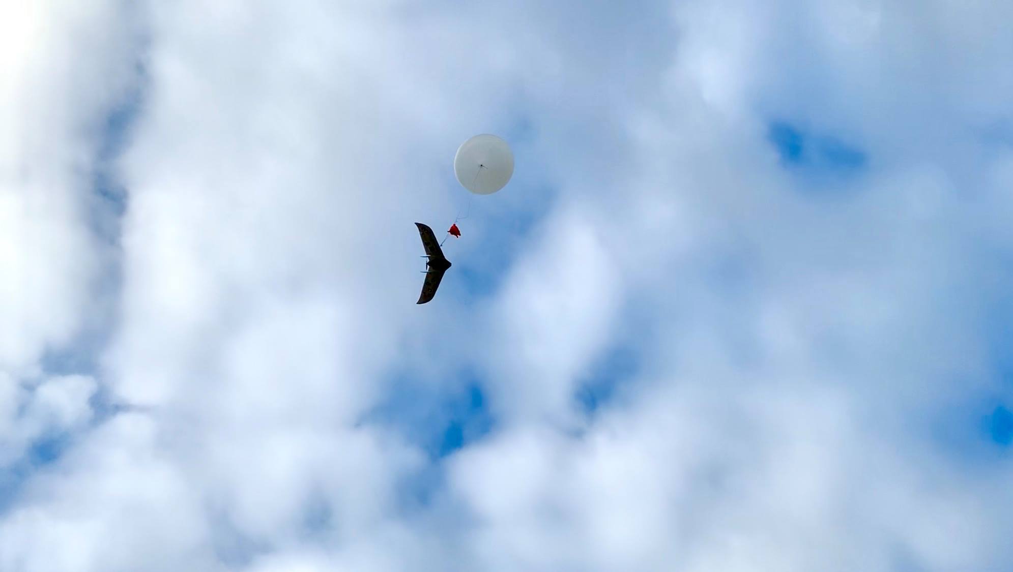 Dron IKAR wzni&oacute;sł się na wysokość 11,5 km, fot. JIT Solutions