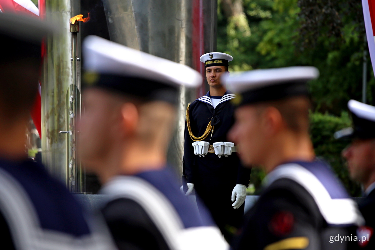 Obchody 82. rocznicy agresji niemieckiej na Polskę na Cmentarzu Wojennym w Redłowie. Na zdjęciu żołnierze Marynarki Wojennej biorący udział w uroczystości // fot. Przemysław Kozłowski