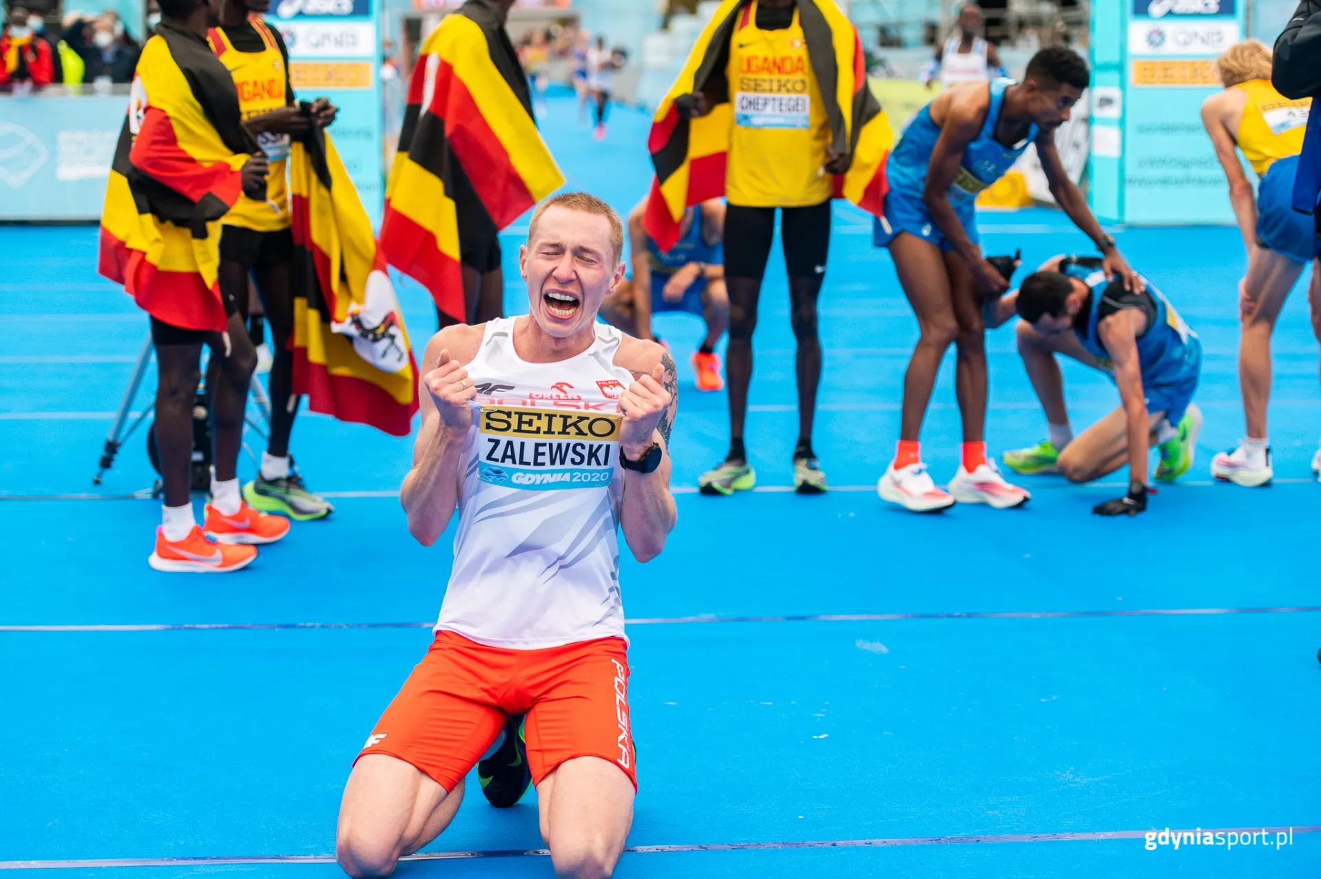 Radość Krystiana Zalewskiego po wbiegnięciu na metę była jednym z najpiękniejszych moment&oacute;w tych mistrzostw