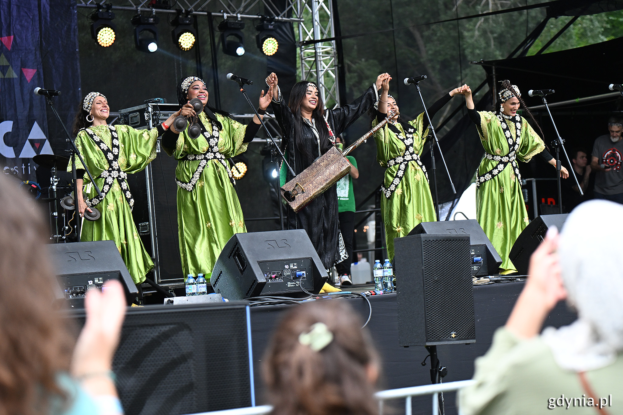 Asm&acirc;a Hamzaoui i Bnat Timbouktou otworzyły piątkowy line-up na Globaltice (fot. Michał Puszczewicz)