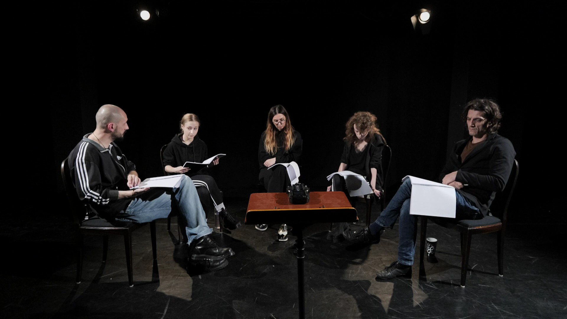 Czytanie sztuki pt. &bdquo;&Oacute;smy. Trzeci&rdquo; w reżyserii Jakuba Zubrzyckiego