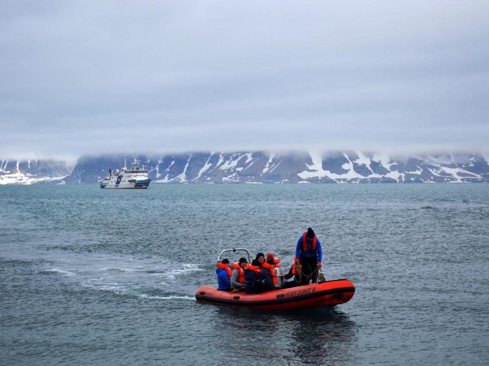 Horyzont II na Spitsbergen, fot. H. Żywiec, A. Winnicki / Uniwersytet Morski w Gdyni