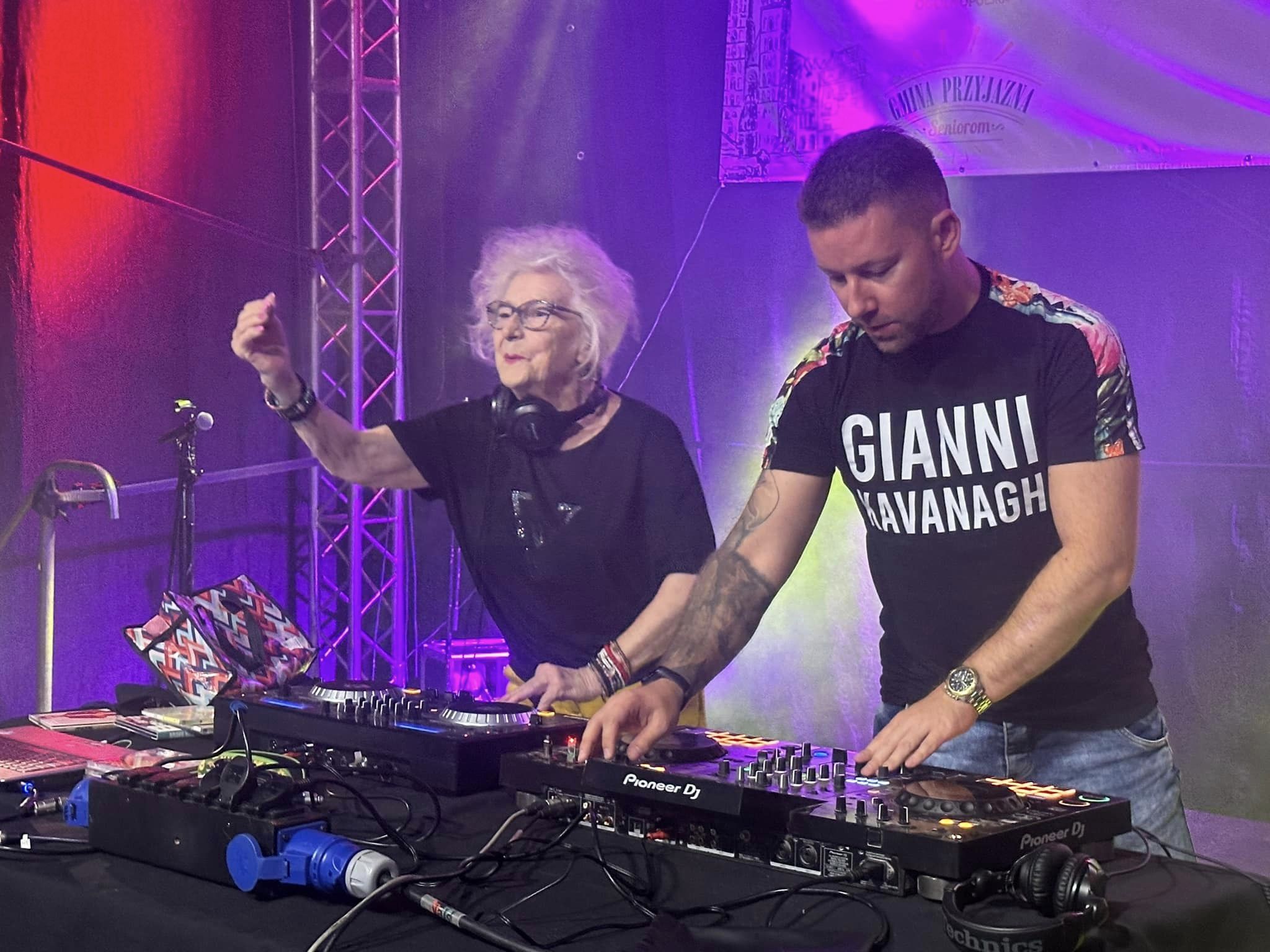 Na balu dla senior&oacute;w zagra duet DJ Wika i DJ Skorp (źr&oacute;dło: materiały promocyjne)