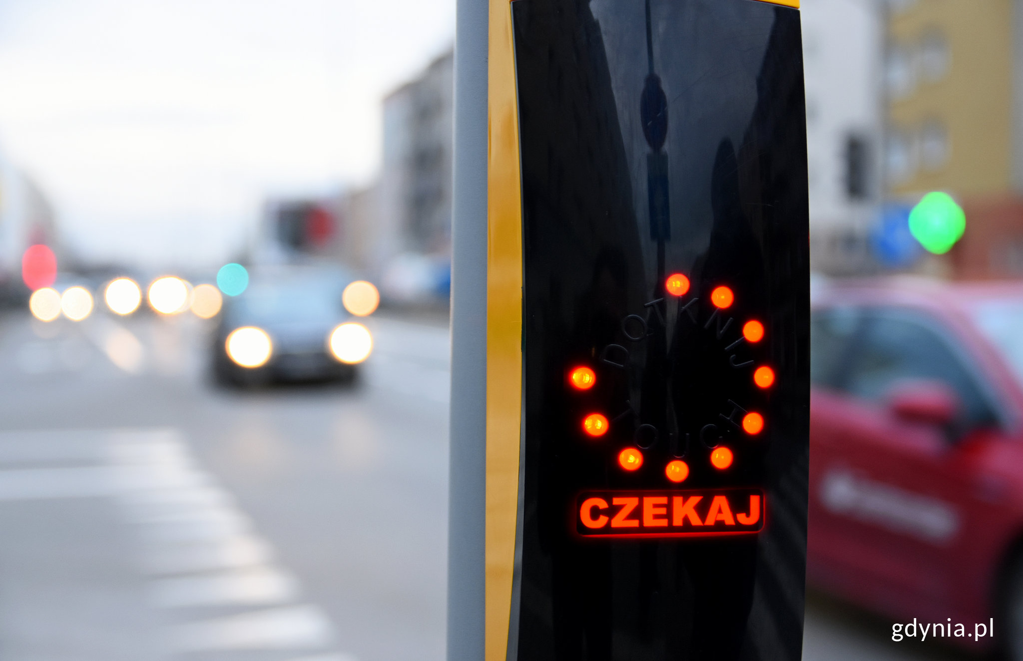 Przycisk dla pieszych korzystających z nowego przejścia, fot. Kamil Złoch