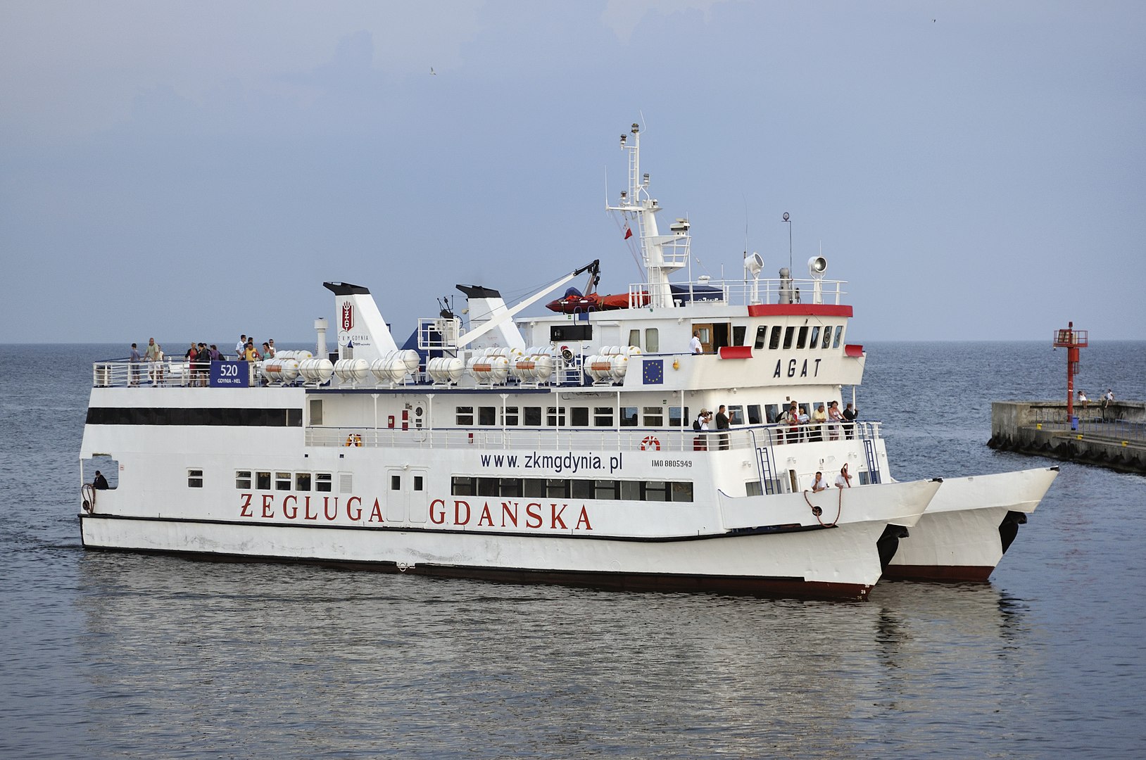 Rejsy na Mierzeję Wiślaną będa realizowane katamaranem Agat. Źr&oacute;dło: wikipedia.org