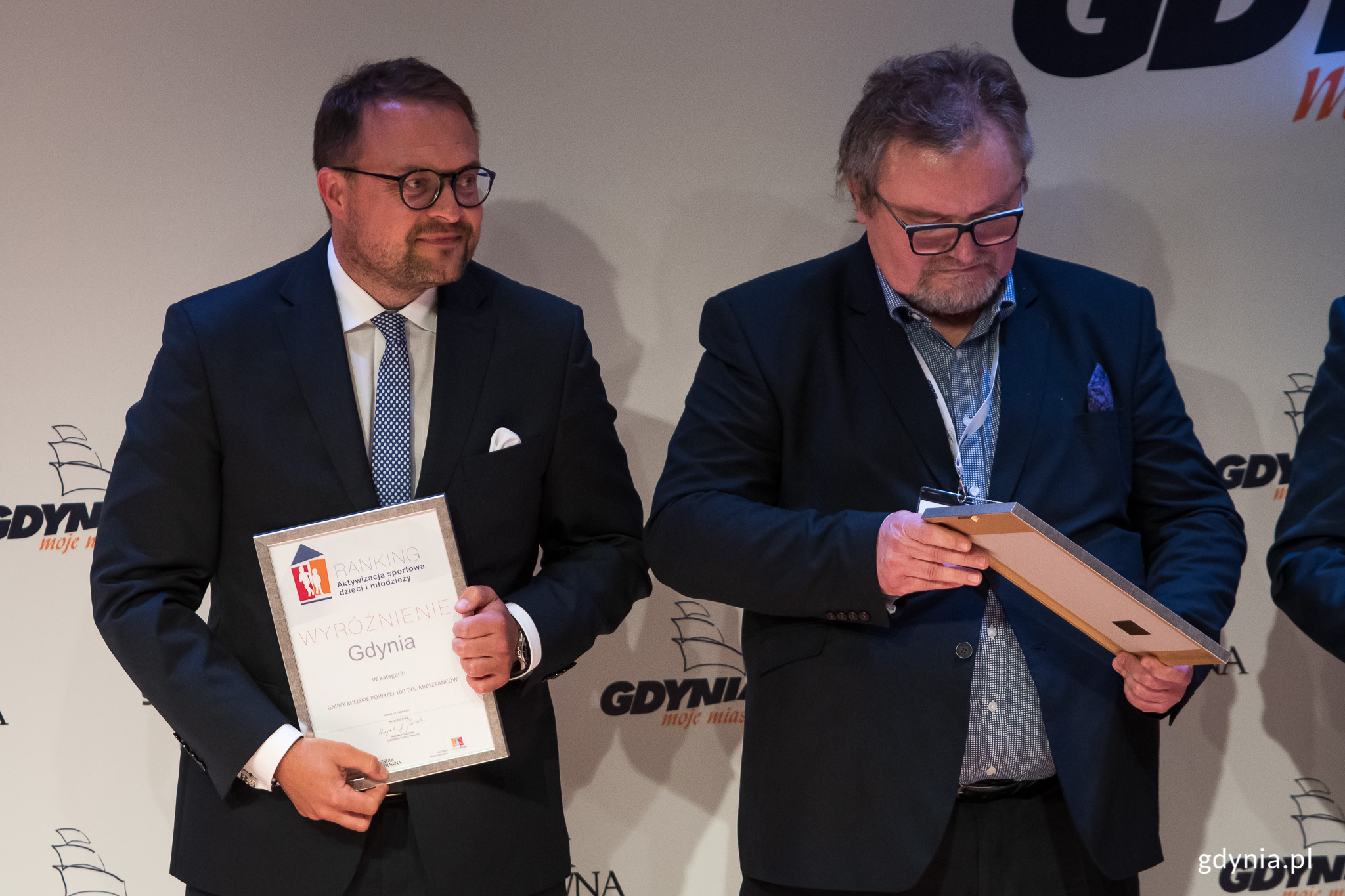 Wyr&oacute;żnieni za aktywizację sportową dzieci i młodzieży, fot. Dawid Linkowski