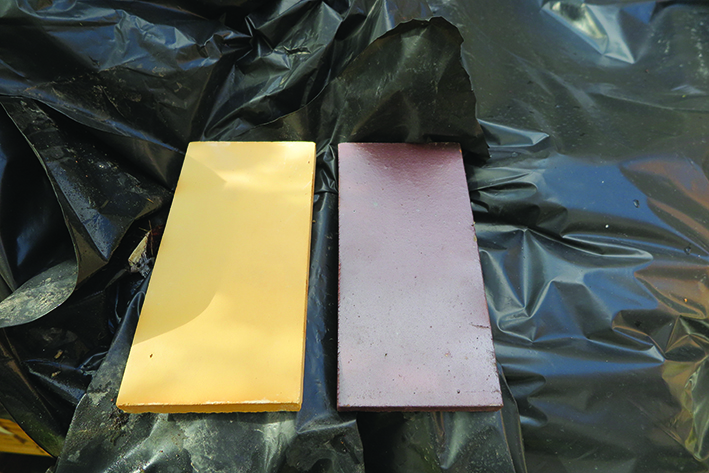 Płytki wsp&oacute;łczesne wykonane na wz&oacute;r oryginalnych. 