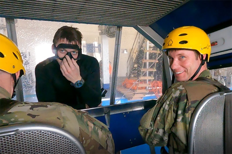 Ćwiczenia amerykańskich lotnik&oacute;w Ośrodku Szkolenia Nurk&oacute;w i Płetwonurk&oacute;w Wojska Polskiego w Gdyni. Fot. kmdr ppor. Michał Drabarczyk