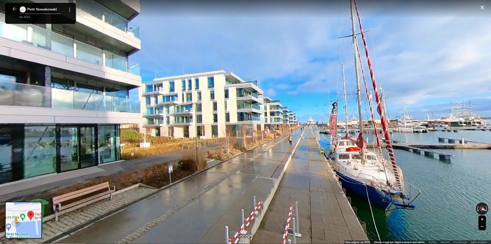 Yacht Park Marina na zdjęciu Piotra Nowakowskiego, zamieszczonego na Google Street View. Źr&oacute;dło: zrzut ekranu Google Street View