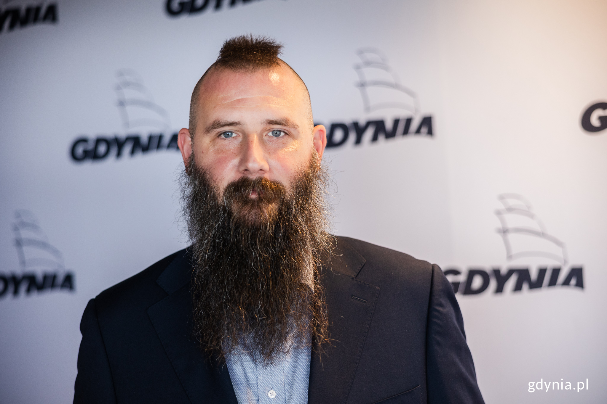 Łukasz Kołodziejski, laureat Nagrody Prezydent Miasta Gdyni dla pracownik&oacute;w ochrony zdrowia (fot. Karol Stańczak)