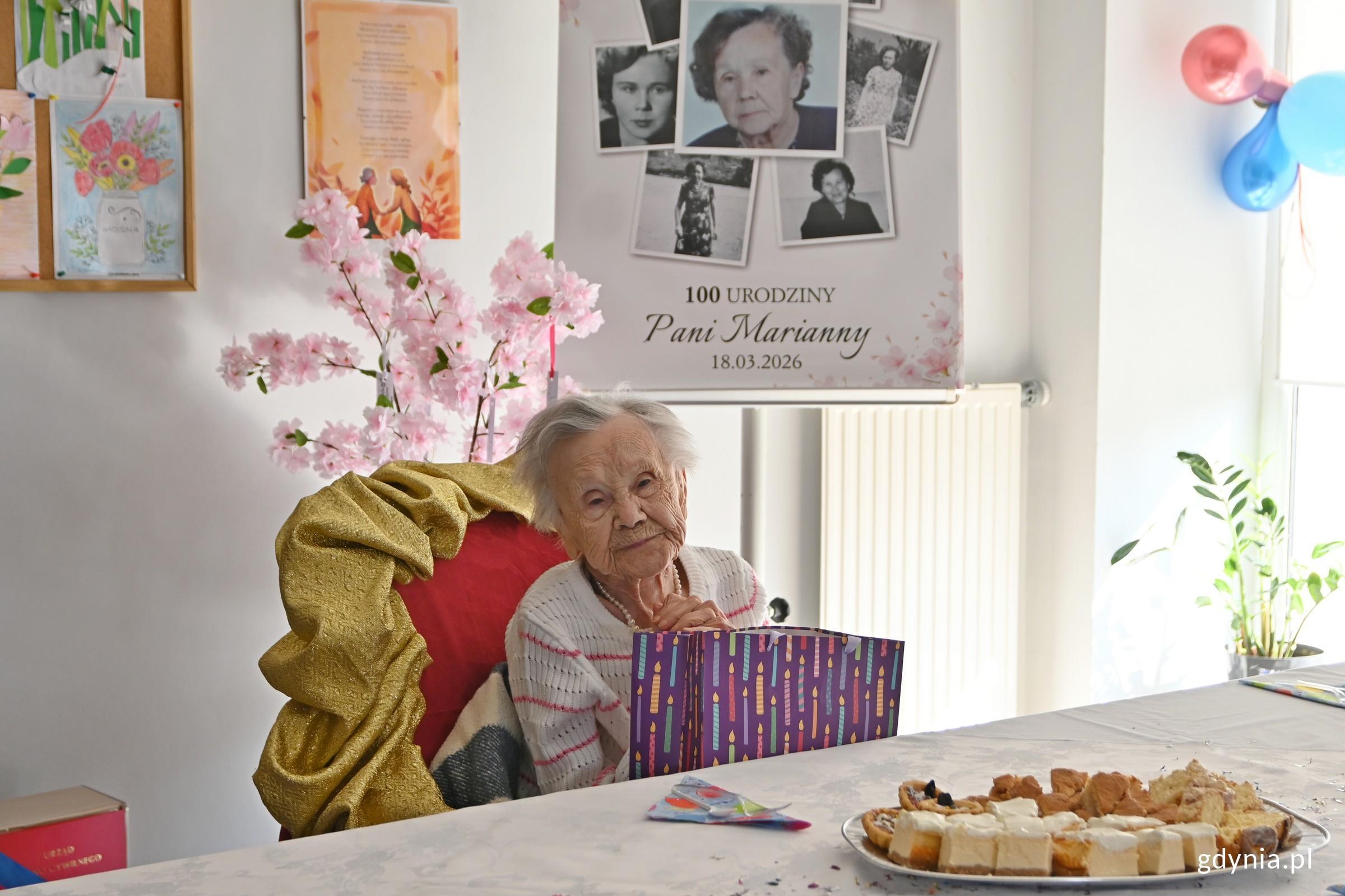 Stulatka Marianna Grabowska podczas przyjęcia urodzinowego (fot. Magdalena Czernek)