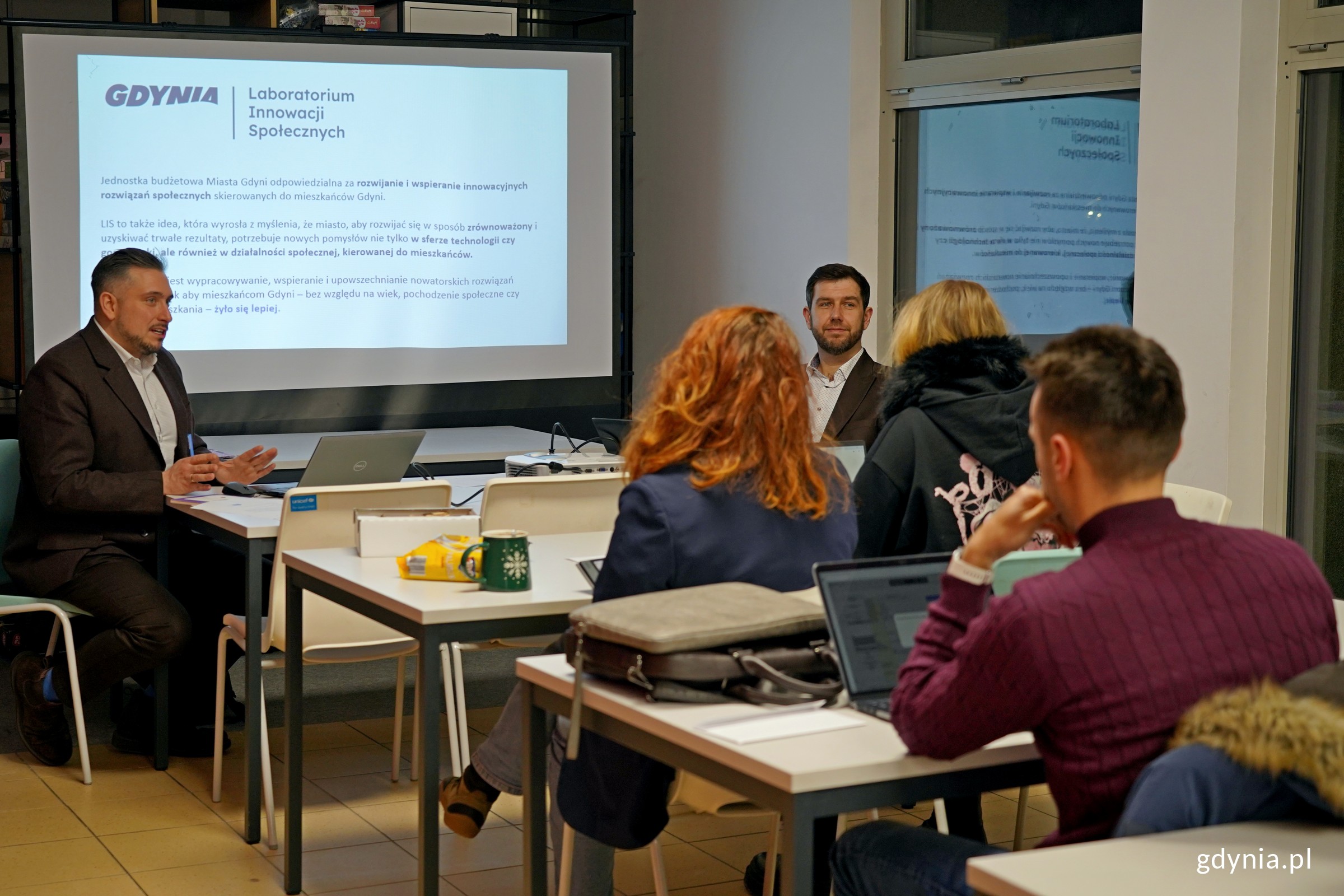 Maciej Kochanowski, dyrektor Laboratorium Innowacji Społecznych, był gościem IV posiedzenia Rady ds. Mężczyzn w Gdyni (fot. Magdalena Czernek)