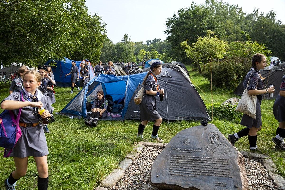 Gniazdo harcerek na terenie Zlotu w Parku Kolibki. Fot. Przemysław Kozłowski