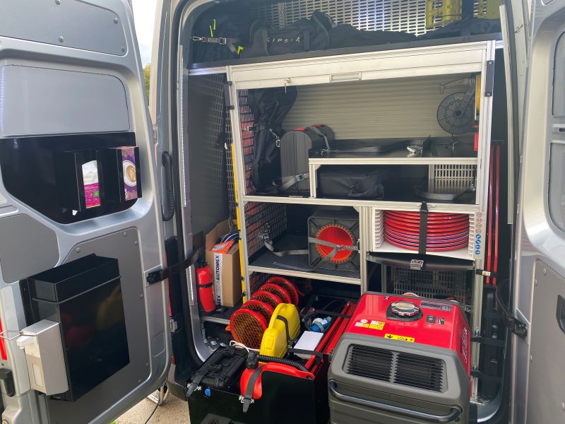 Wyposażenie nowego radiowozu, fot. Komenda Miejska Policji w Gdyni