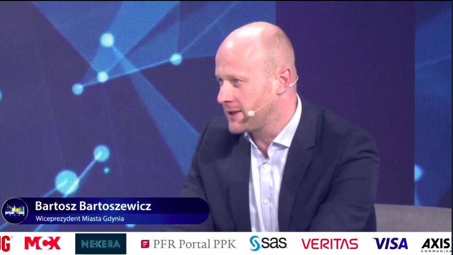 Wiceprezydent Bartosz Bartoszewicz podczas Smart City Forum // fot. materiały SCF
