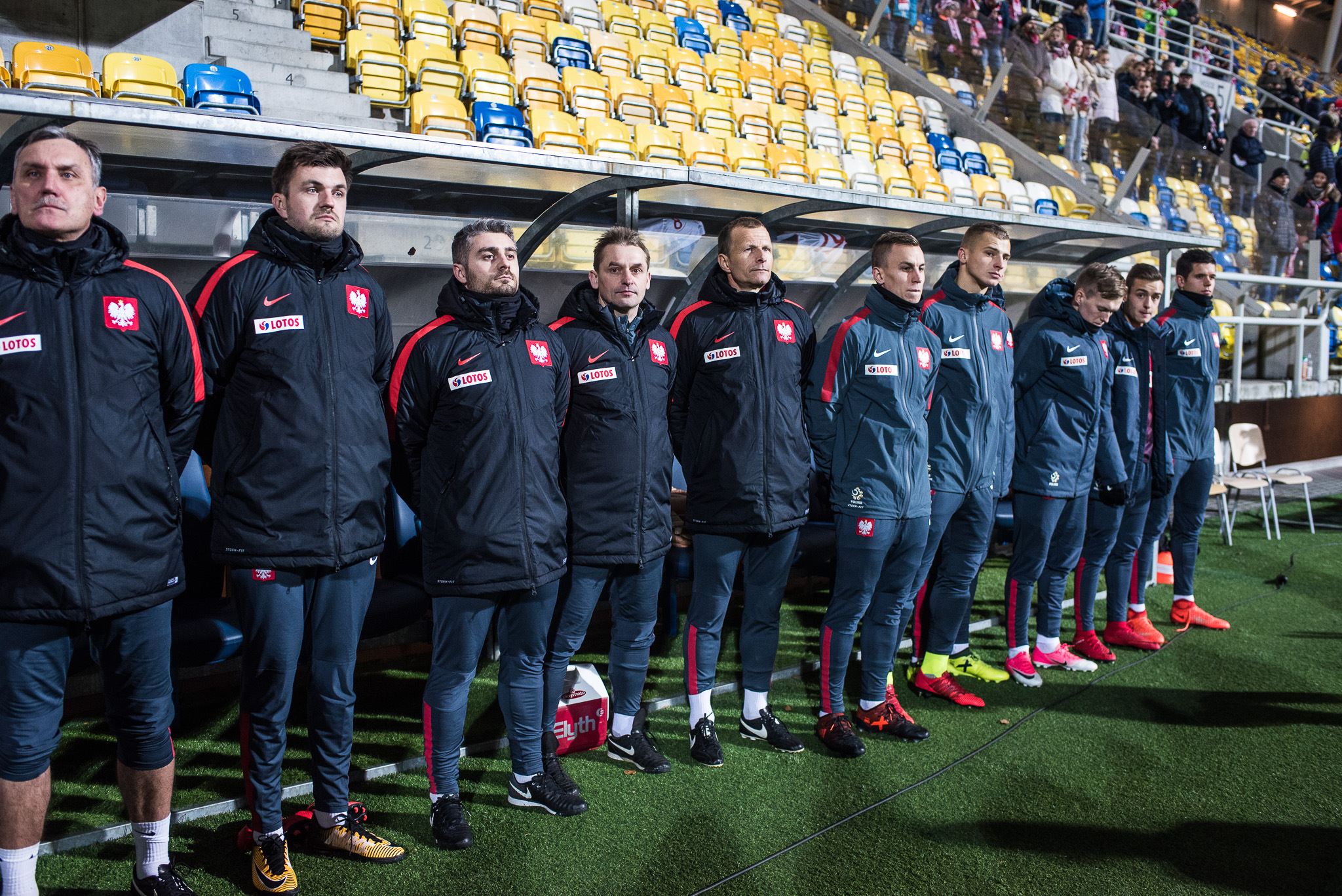 W sztabie szkoleniowym Czesława Michniewicza nie brakuje gdyńskich akcent&oacute;w