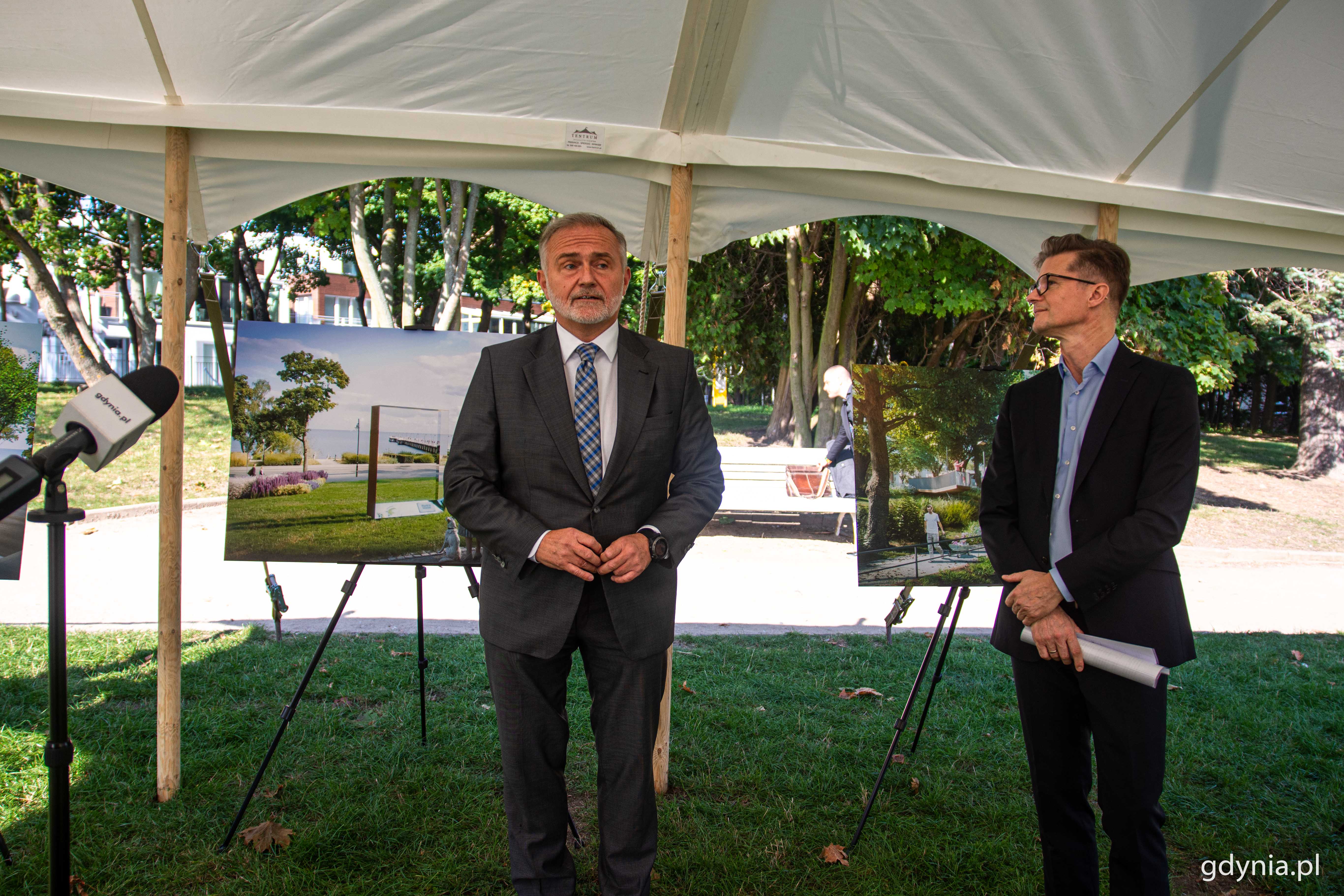 Wojciech Szczurek, prezydent Gdyni oraz Tomasz Żurański, CEO Vectra S.A. podczas prezentacji projektu parku Wzg&oacute;rze Mewy // fot. Kamil Złoch