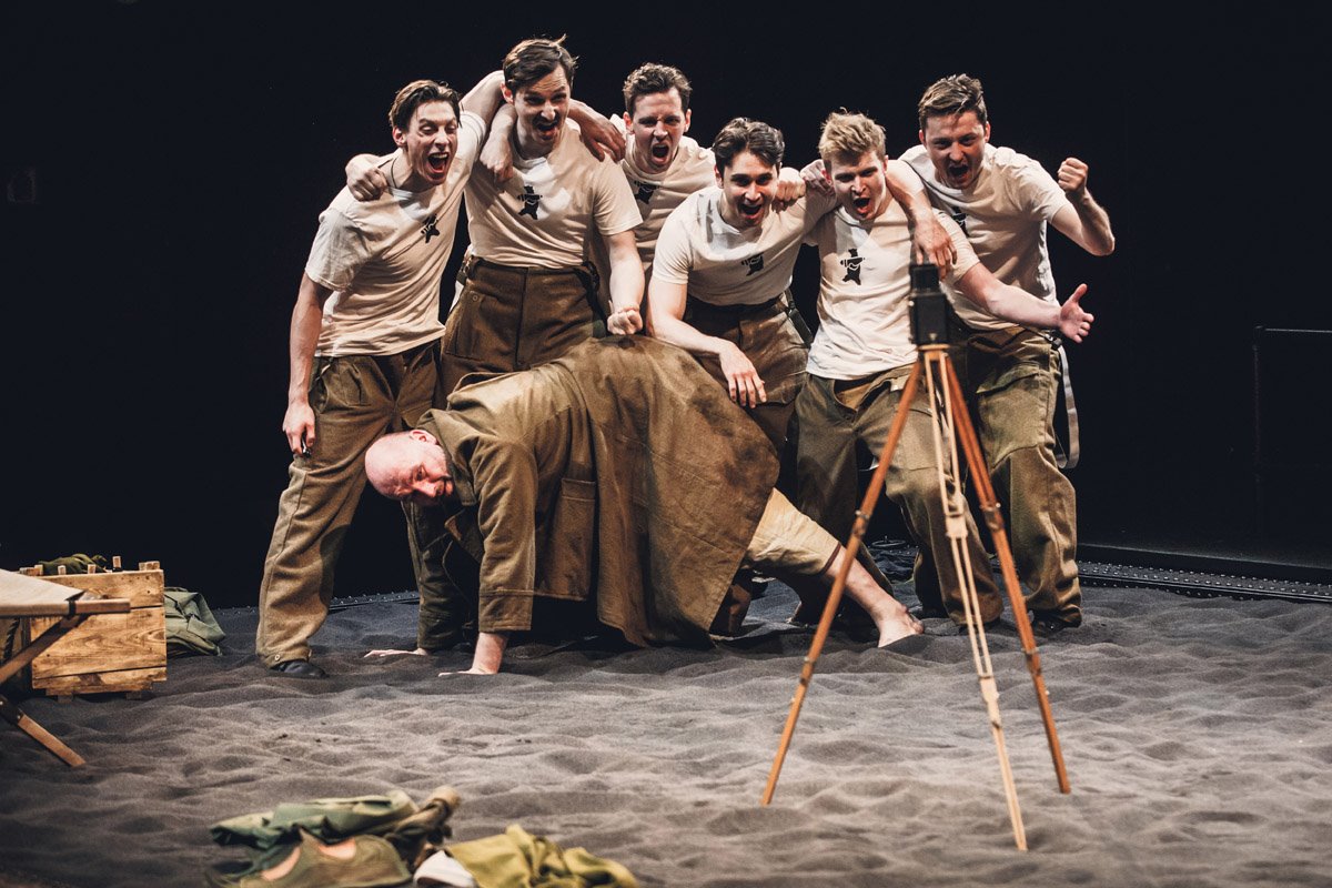 &bdquo;Niedźwiedź Wojtek&rdquo; &ndash; spektakl Teatru Dramatycznego. Fot. K. Chmura