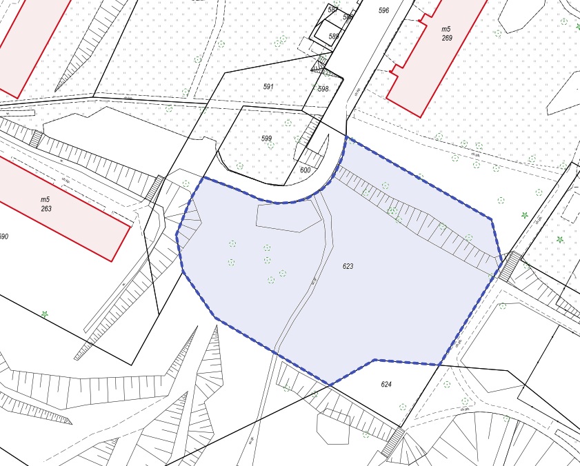 Na fragmencie mapy zaznaczono kolorem niebieskim lokalizację działki, na kt&oacute;rej ma powstać nowy budynek TBS &bdquo;Czynsz&oacute;wka&rdquo;, grafika: Gdyński Portal Mapowy (nasze.miasto.gdynia.pl/e-uslugi/portal-mapowy)