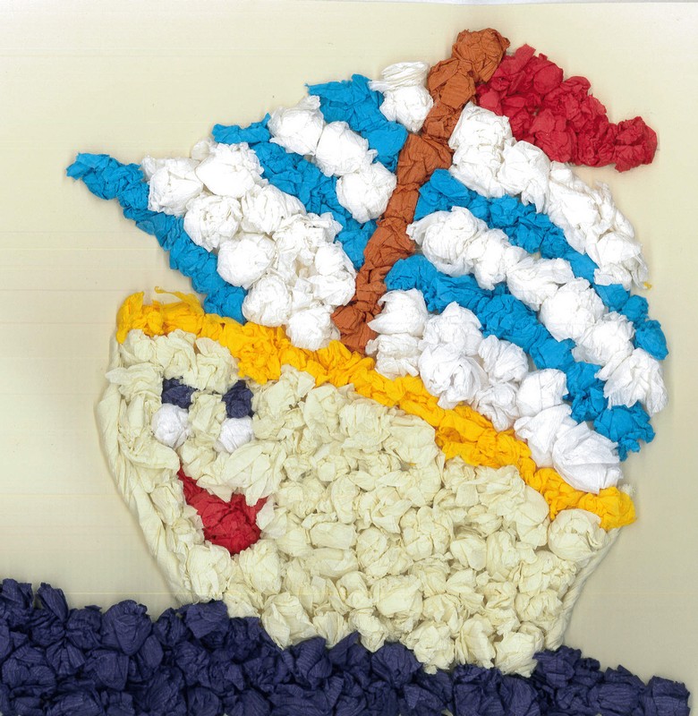 Wykonana z r&oacute;żnokolorowych kulek z bibuły praca pt. &bdquo;Cała naprz&oacute;d &ndash; kierunek Gdynia&rdquo; autorstwa Nataszy Skrzypczak i Tymoteusza Dobrzyńskiego z klasy III B Zespołu Szk&oacute;ł Jezuit&oacute;w w Gdyni. Przedstawia statek na morzu. I miejsce w konkursie "Gdynia Malowana Kwiatami" // materiały prasowe Wydziału Ogrodnika Miasta