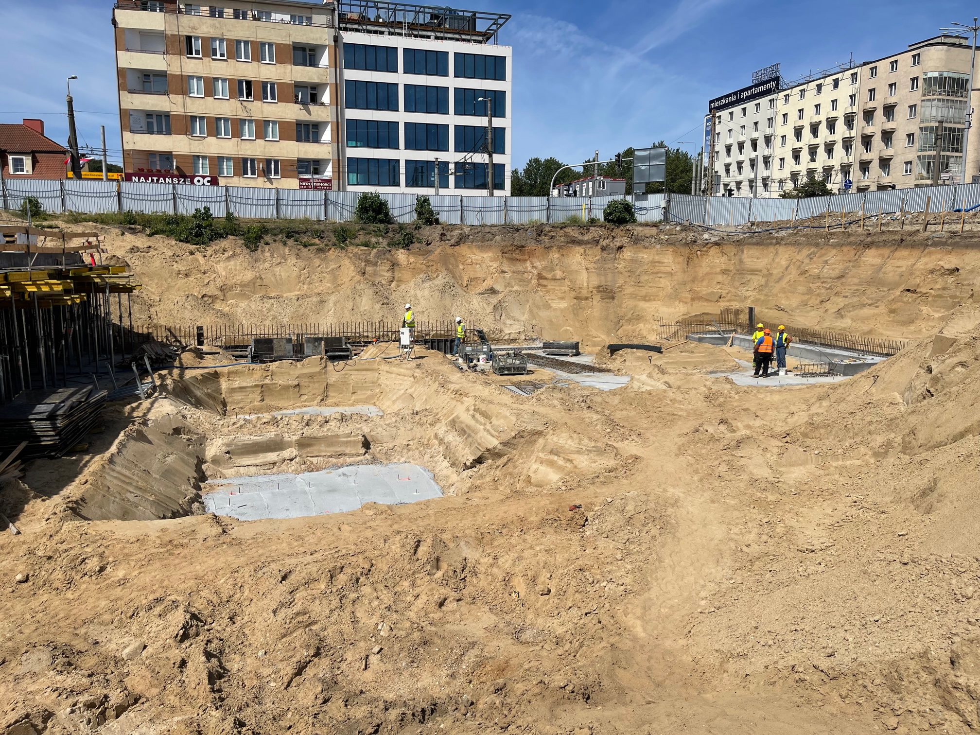 Prace przy budowie parkingu podziemnego w Parku Centralnym. Źr&oacute;dło: Agencja Rozwoju Gdyni