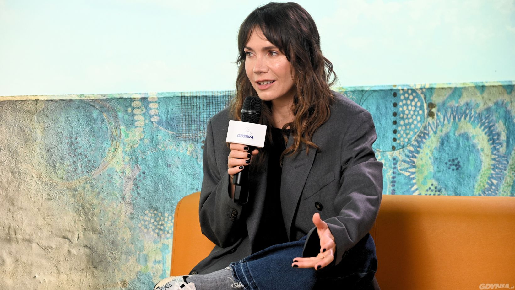 Aktorka Olga Bołądź w studiu &bdquo;Gdynia Filmowa&rdquo; (fot. Dominika Sobiech)