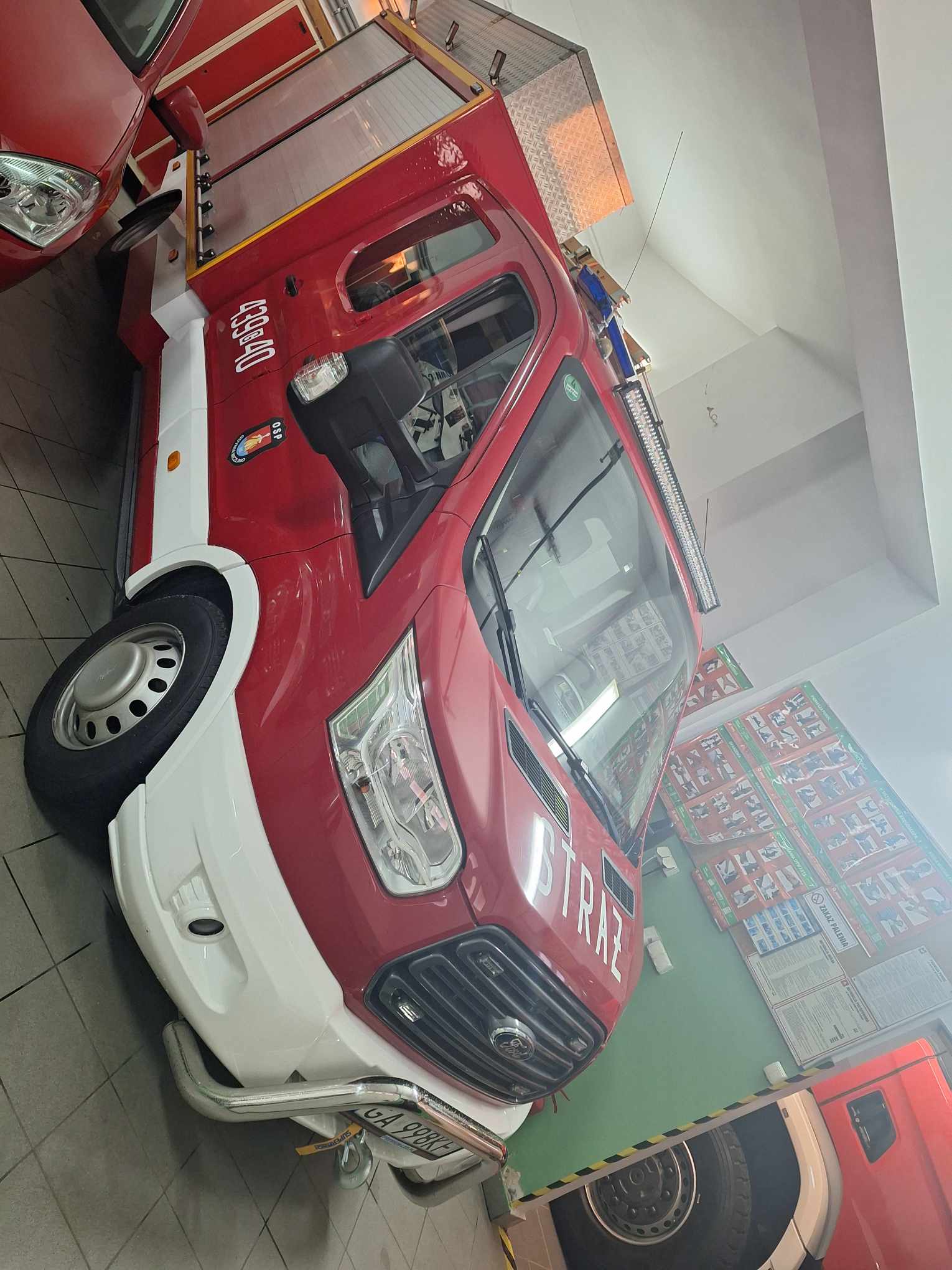 W&oacute;z strażacki lekki Ford Transit (fot. Michał Sałata)