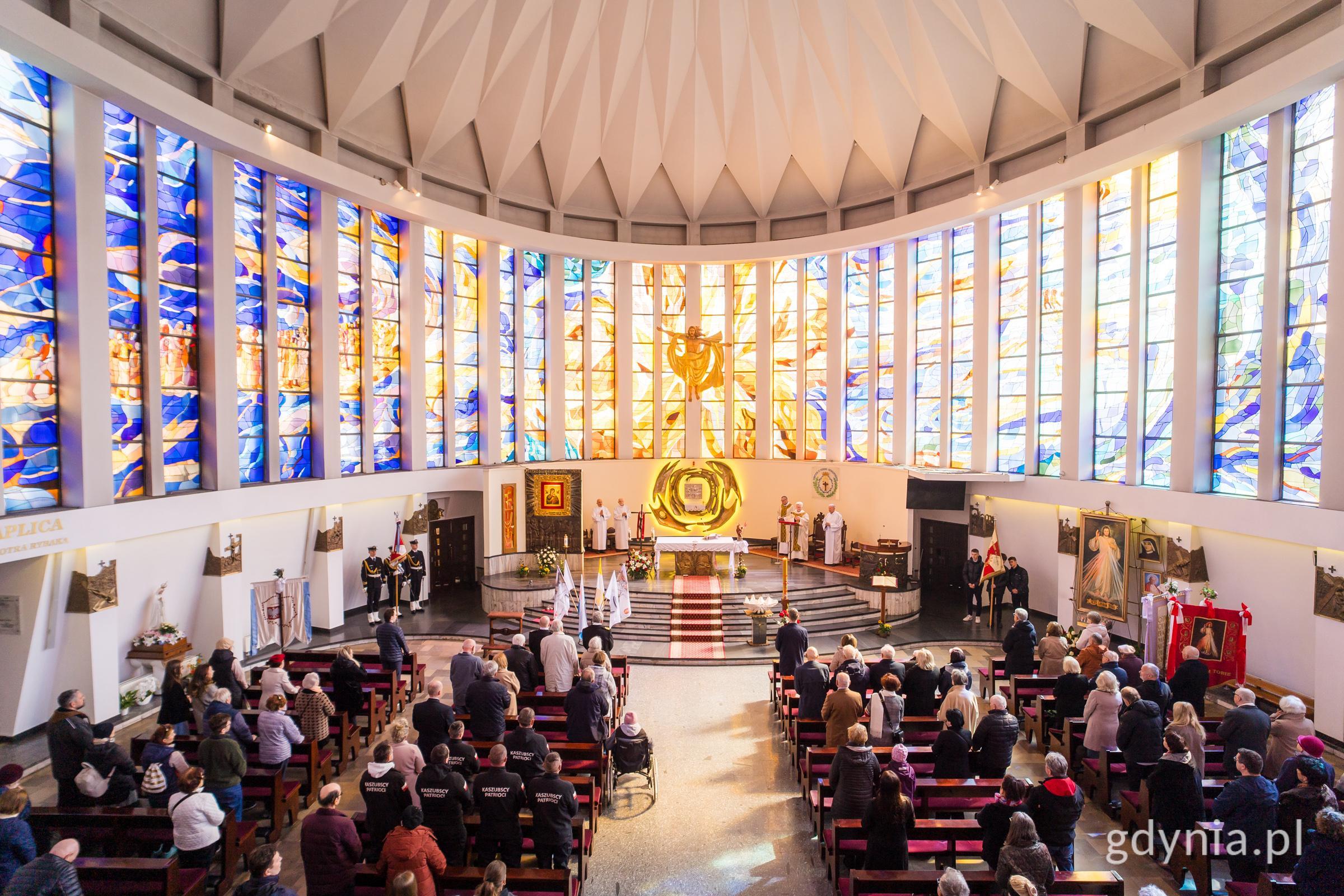 Msza święta w intencji pomordowanych odbyła się w Kościele pw. Matki Boskiej Nieustającej Pomocy i św. Piotra Rybaka (fot. Paweł Budziński)